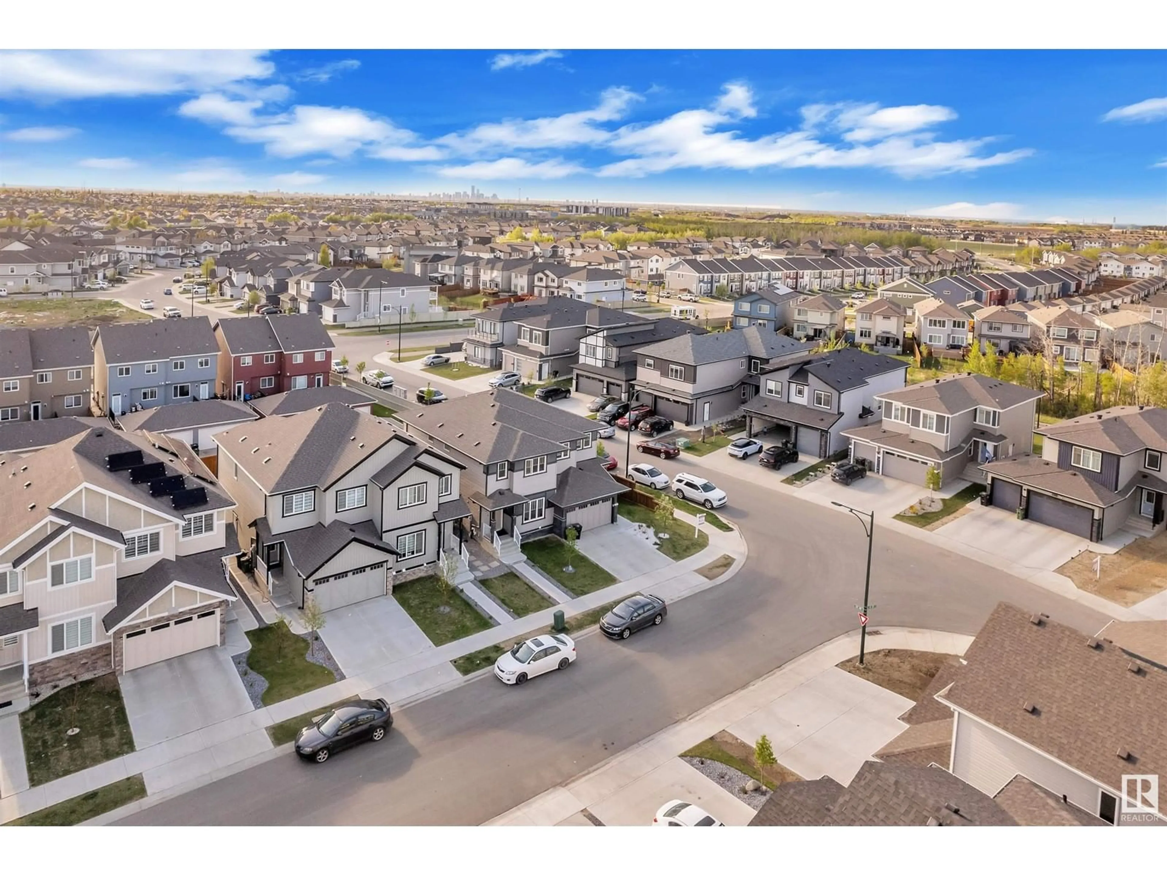 A pic from outside/outdoor area/front of a property/back of a property/a pic from drone, street for NW - 3240 4 ST, Edmonton Alberta T6T2S9