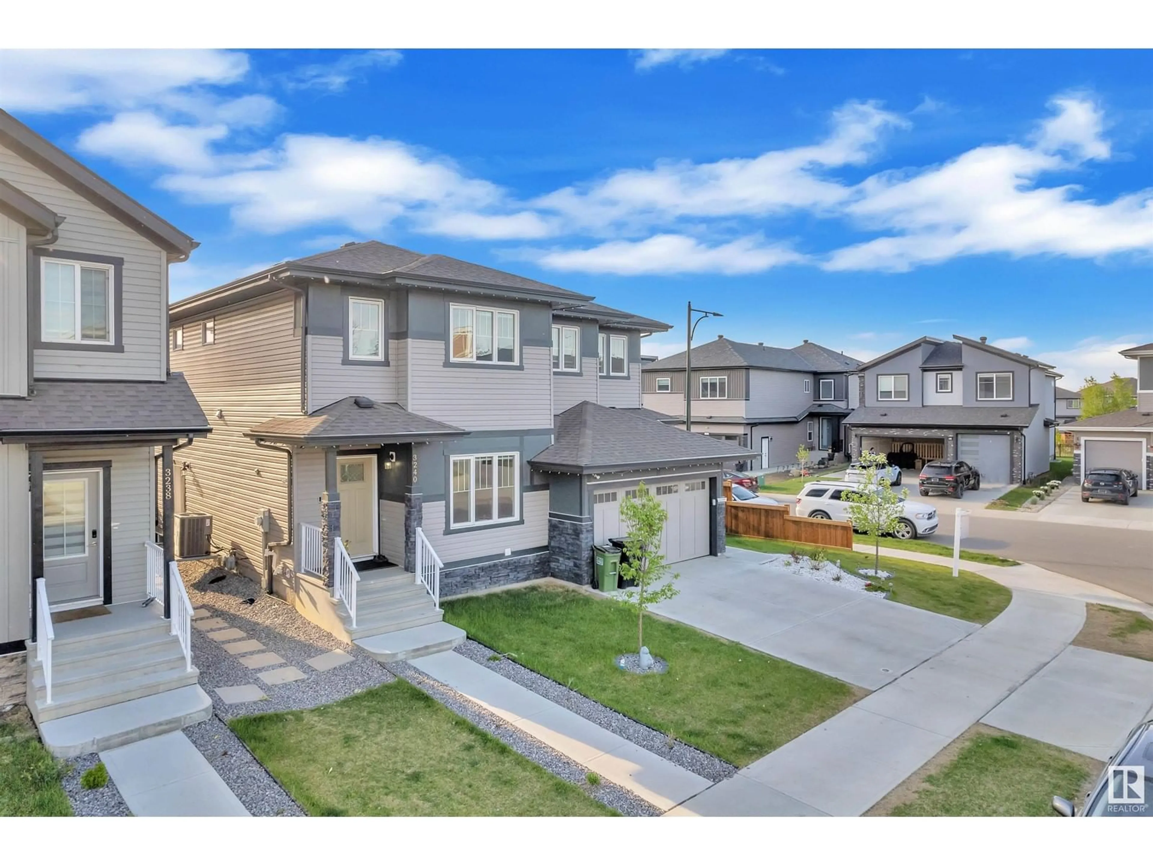 A pic from outside/outdoor area/front of a property/back of a property/a pic from drone, street for NW - 3240 4 ST, Edmonton Alberta T6T2S9