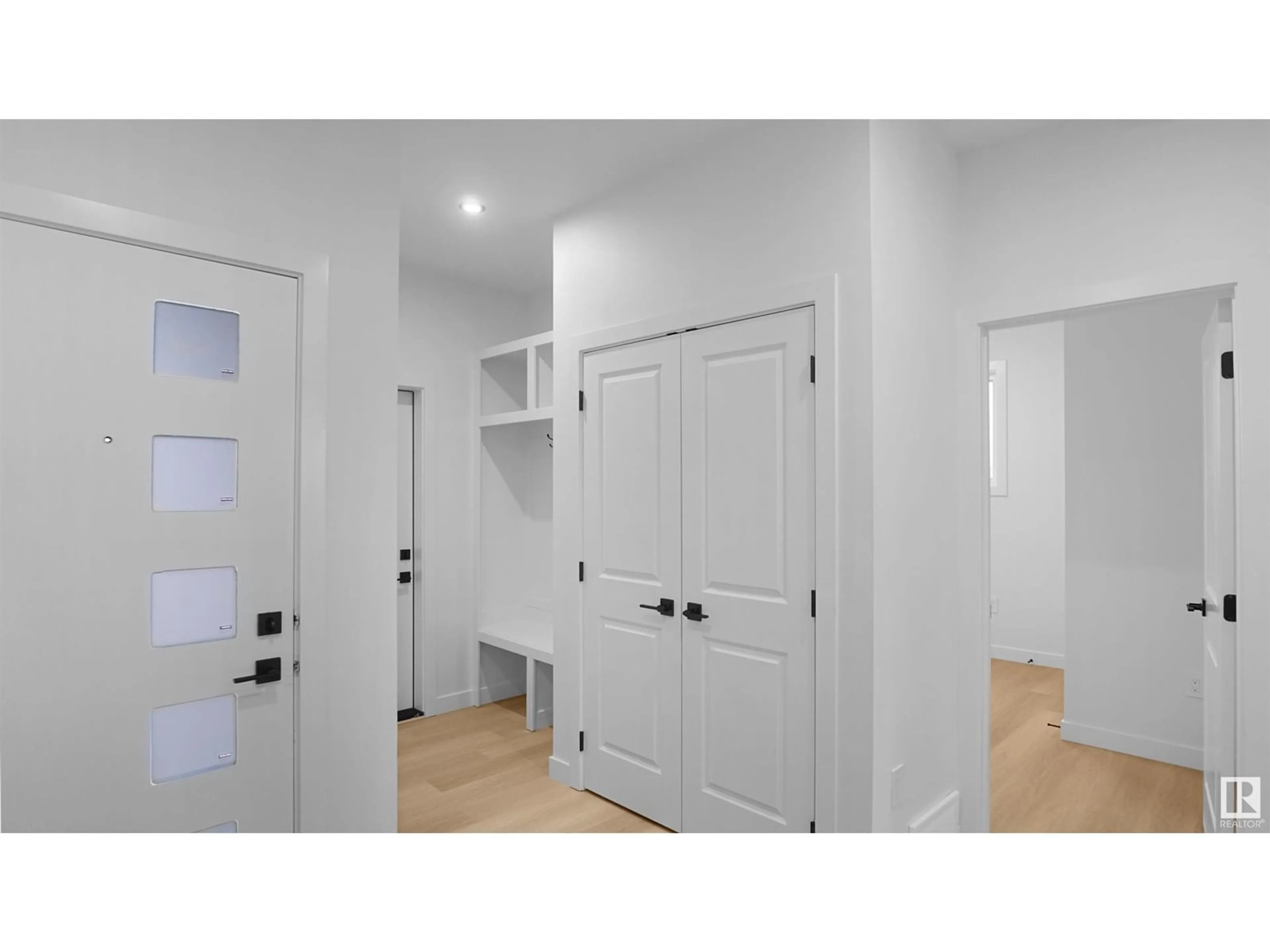 Indoor entryway for 19 TENUTO LINK, Spruce Grove Alberta T6X0Z3
