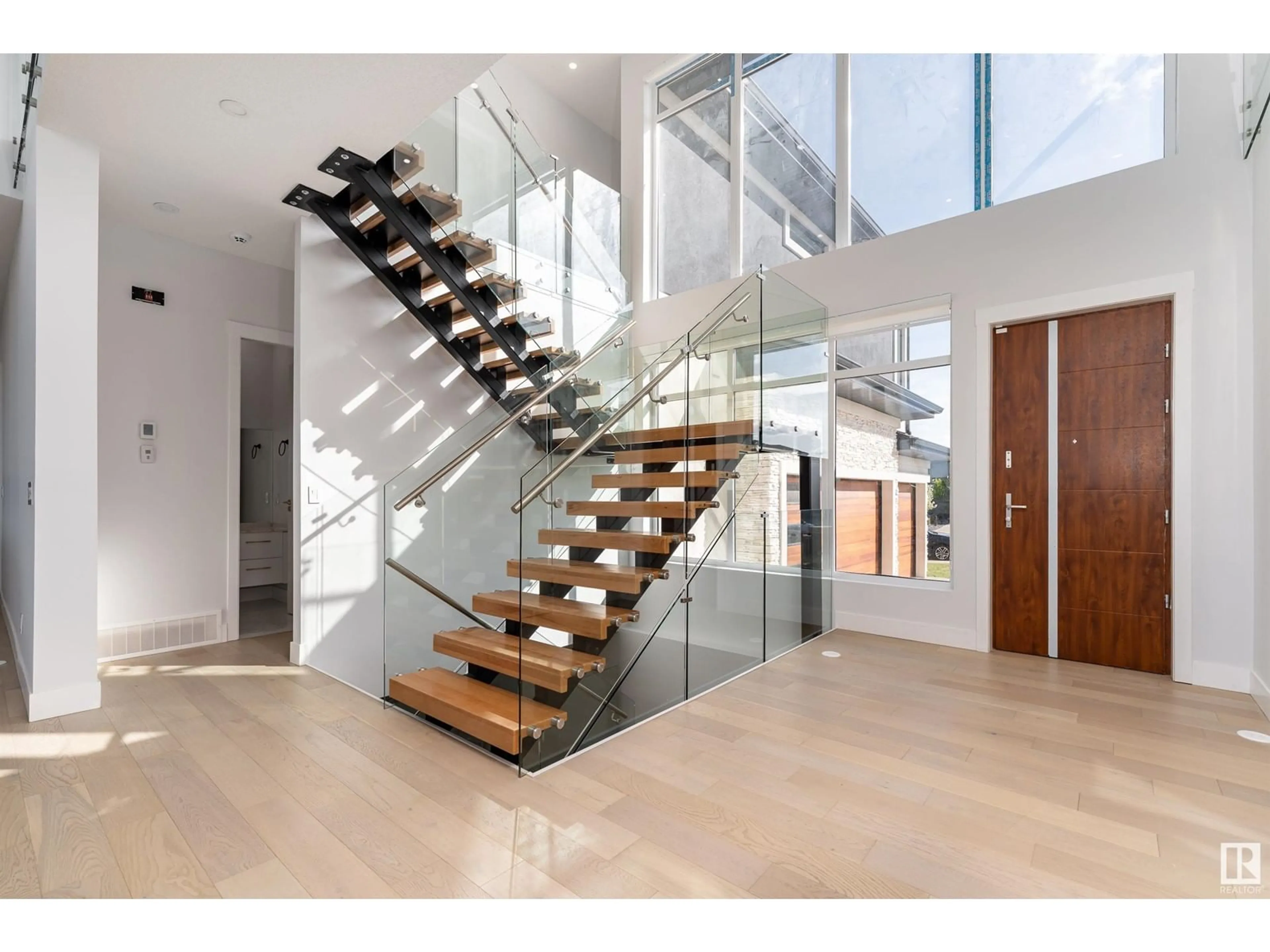 Stairs for 8715 219 ST NW, Edmonton Alberta T5T7E3