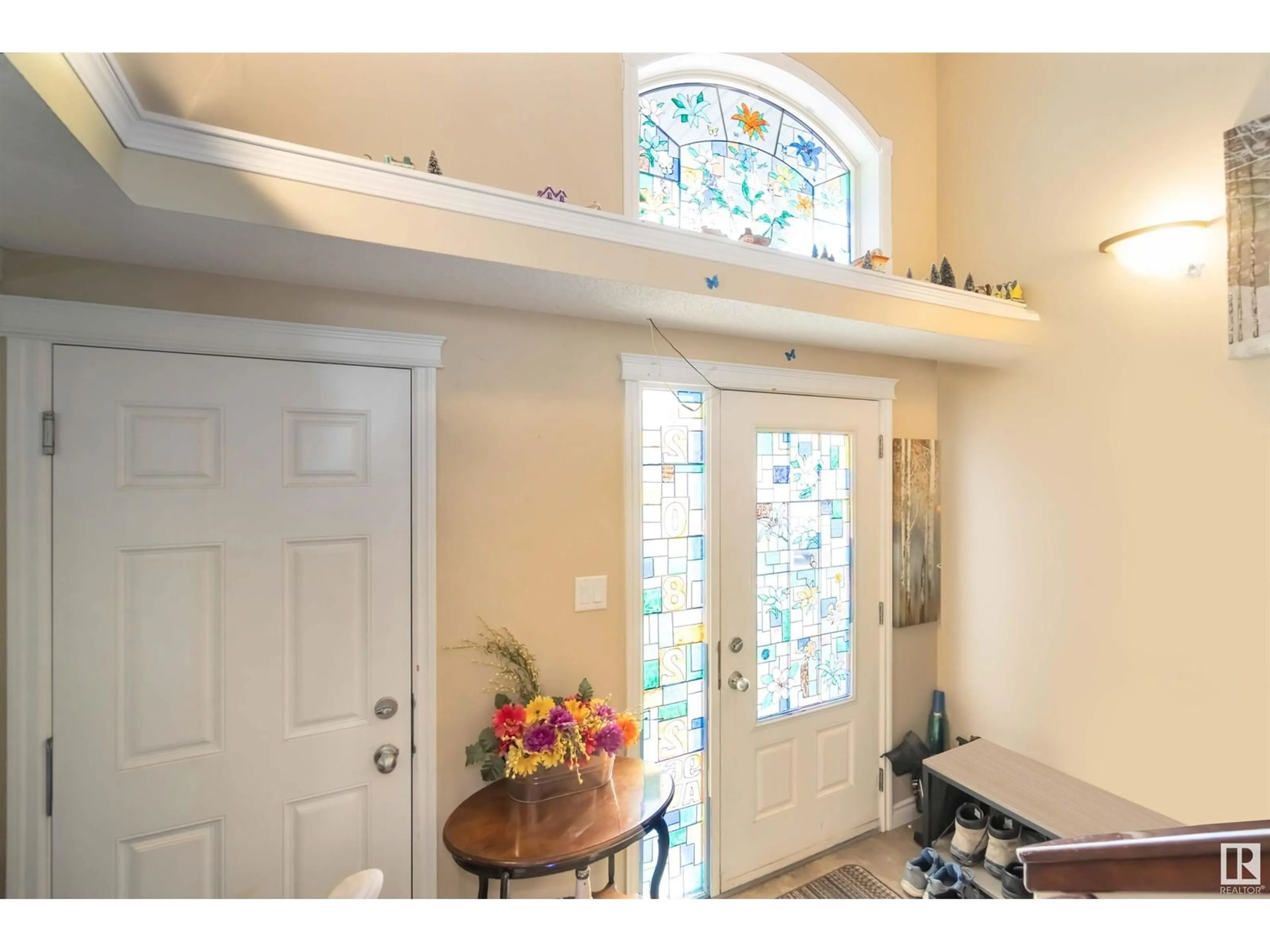 Indoor entryway for 20822 96A AV, Edmonton Alberta T5T4E7