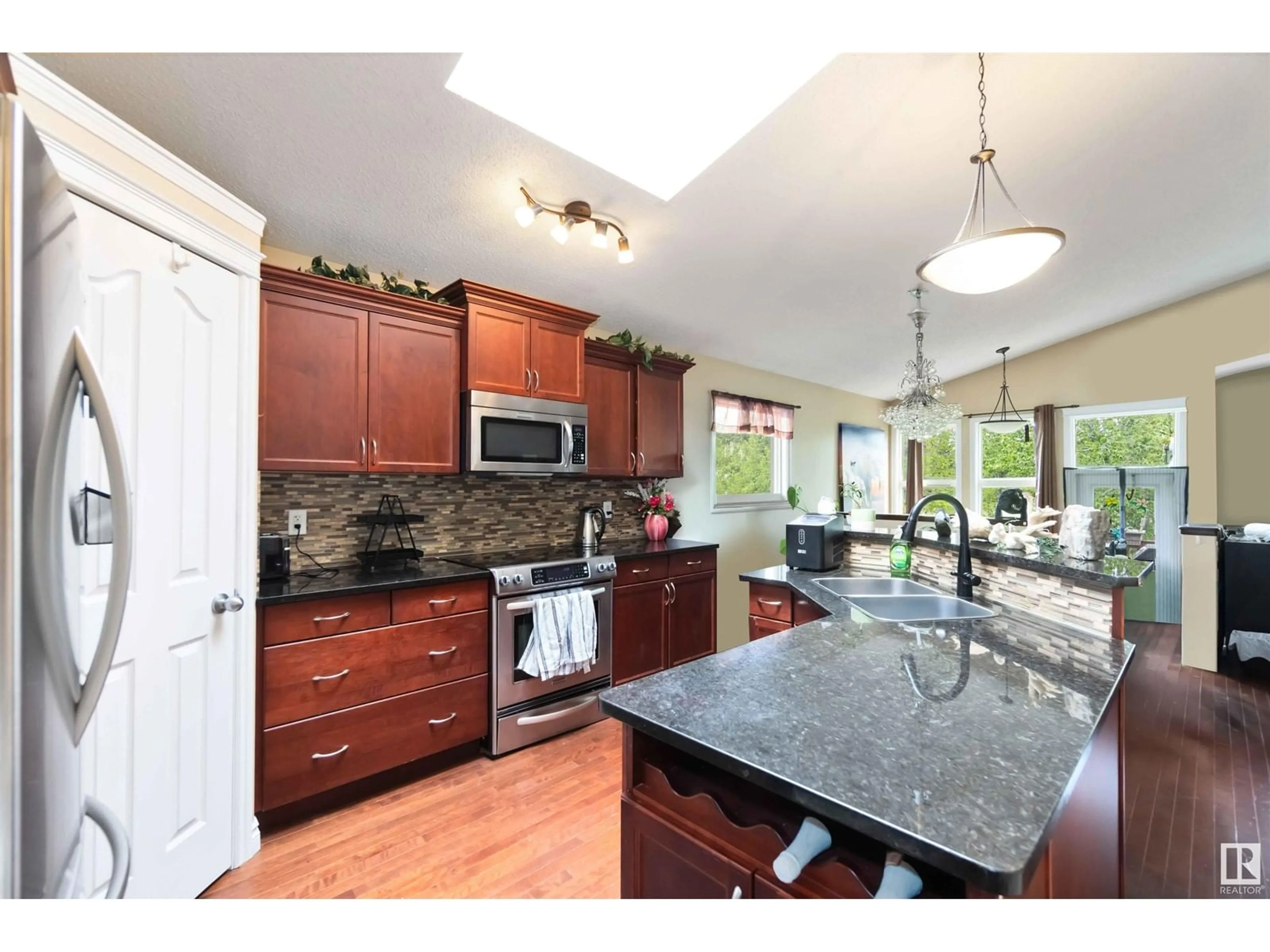 Open concept kitchen, unknown for 20822 96A AV, Edmonton Alberta T5T4E7