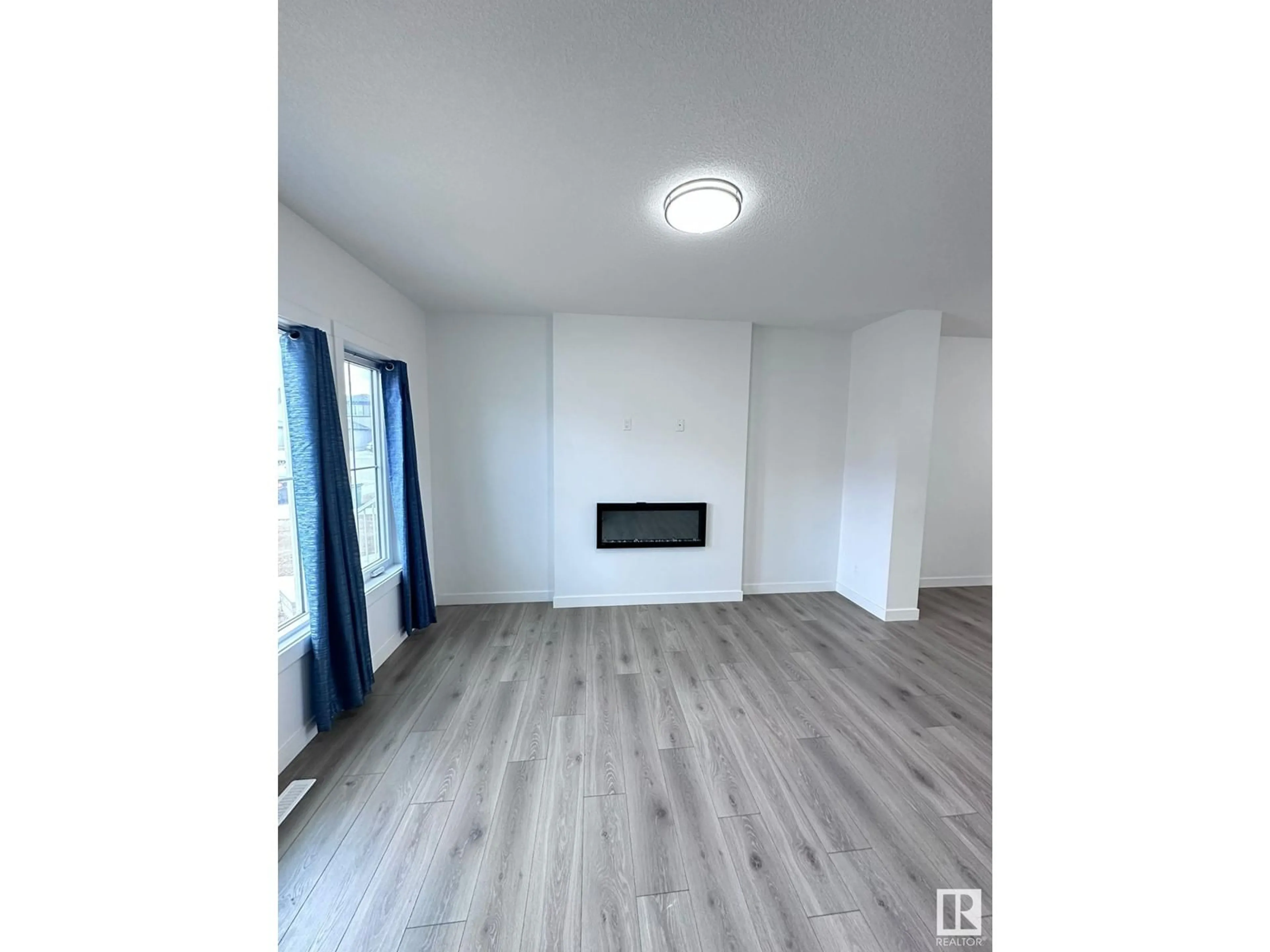 A pic of a room for SW - 436 29 ST, Edmonton Alberta T6X3E7