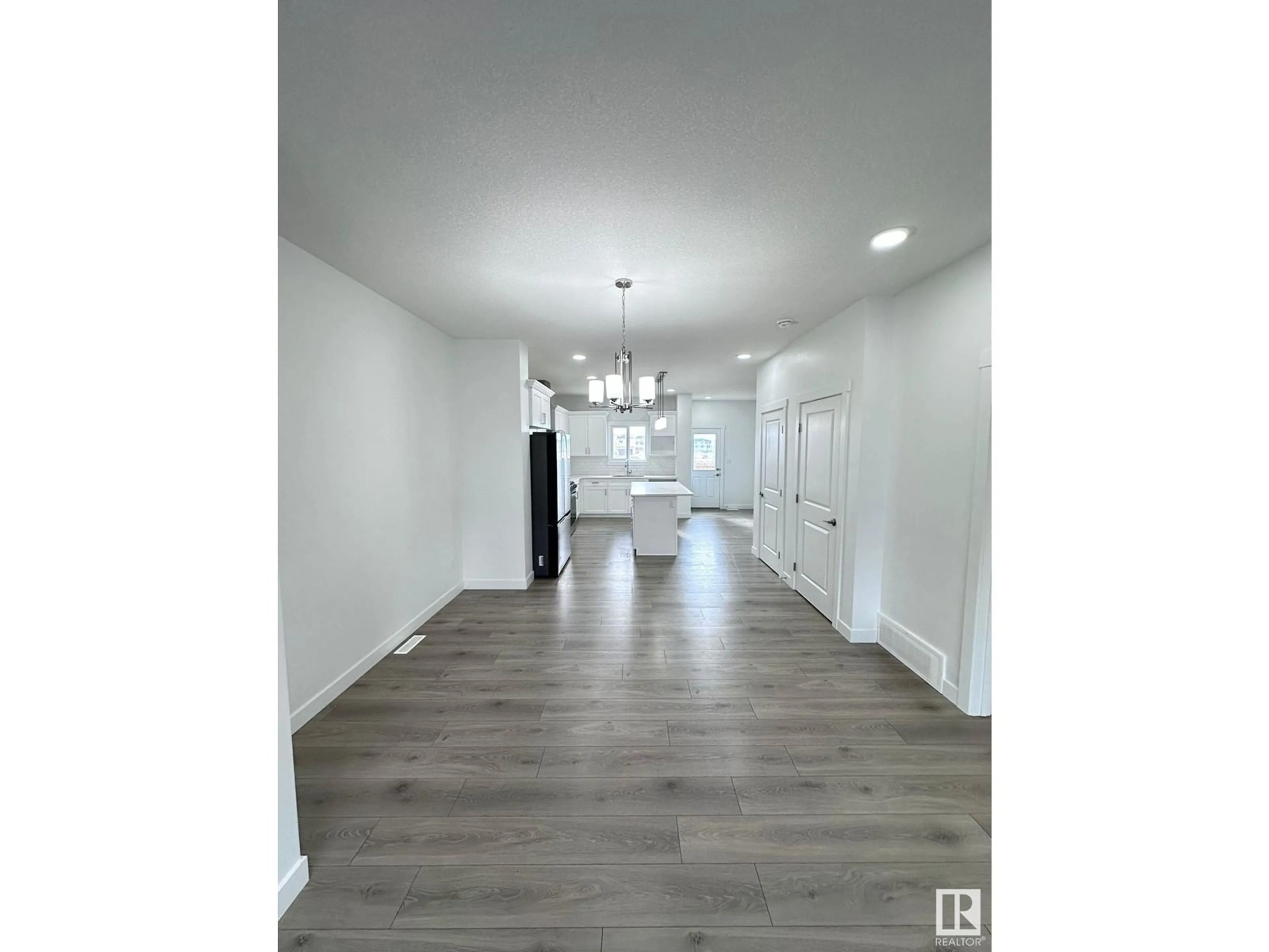 Unknown for SW - 436 29 ST, Edmonton Alberta T6X3E7