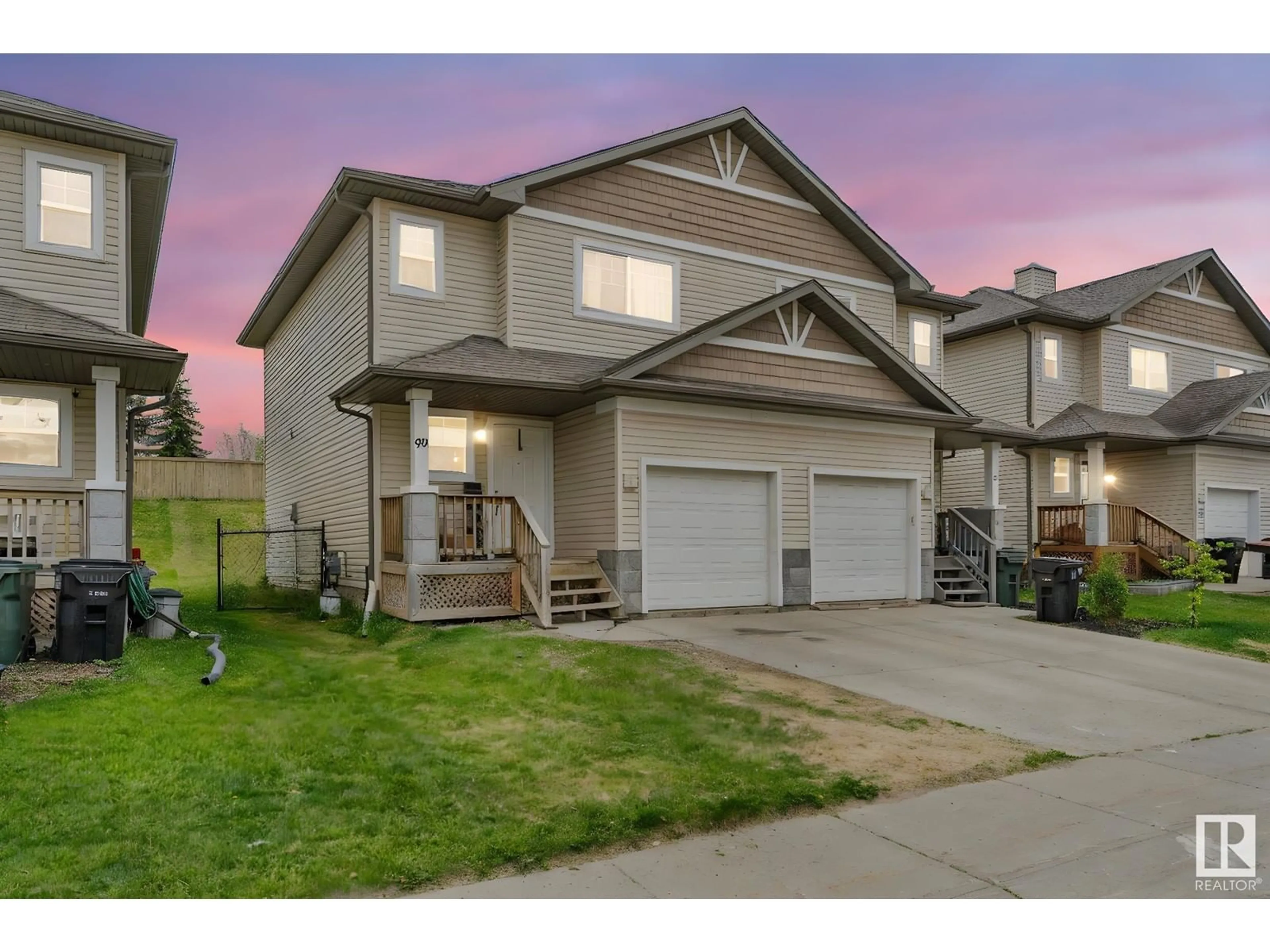 Home with vinyl exterior material, street for 99 HARTWICK LO, Spruce Grove Alberta T7X0A5