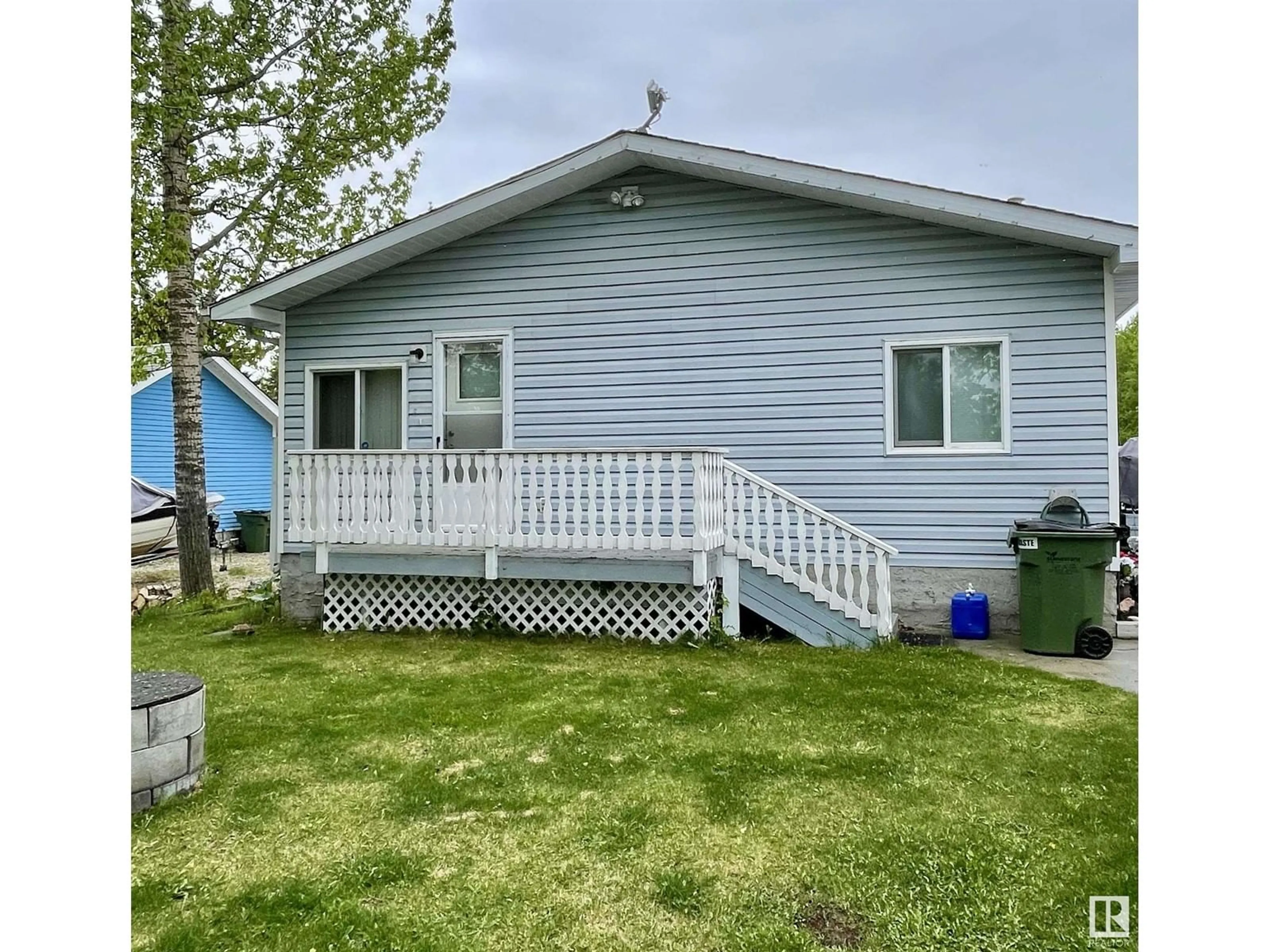 Home with vinyl exterior material, unknown for 509 5 ST, Rural Lac Ste. Anne County Alberta T0E0A0