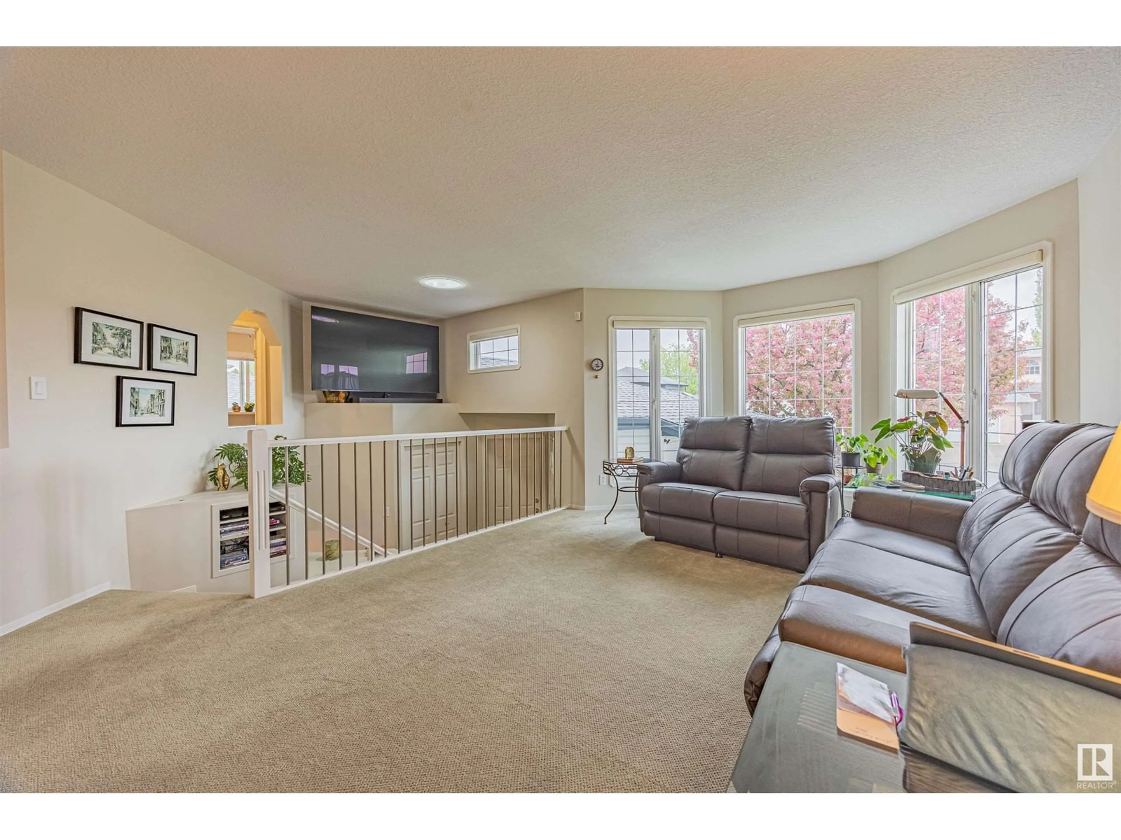Living room with furniture, unknown for 31 ELSINORE PL, Edmonton Alberta T5X5W3