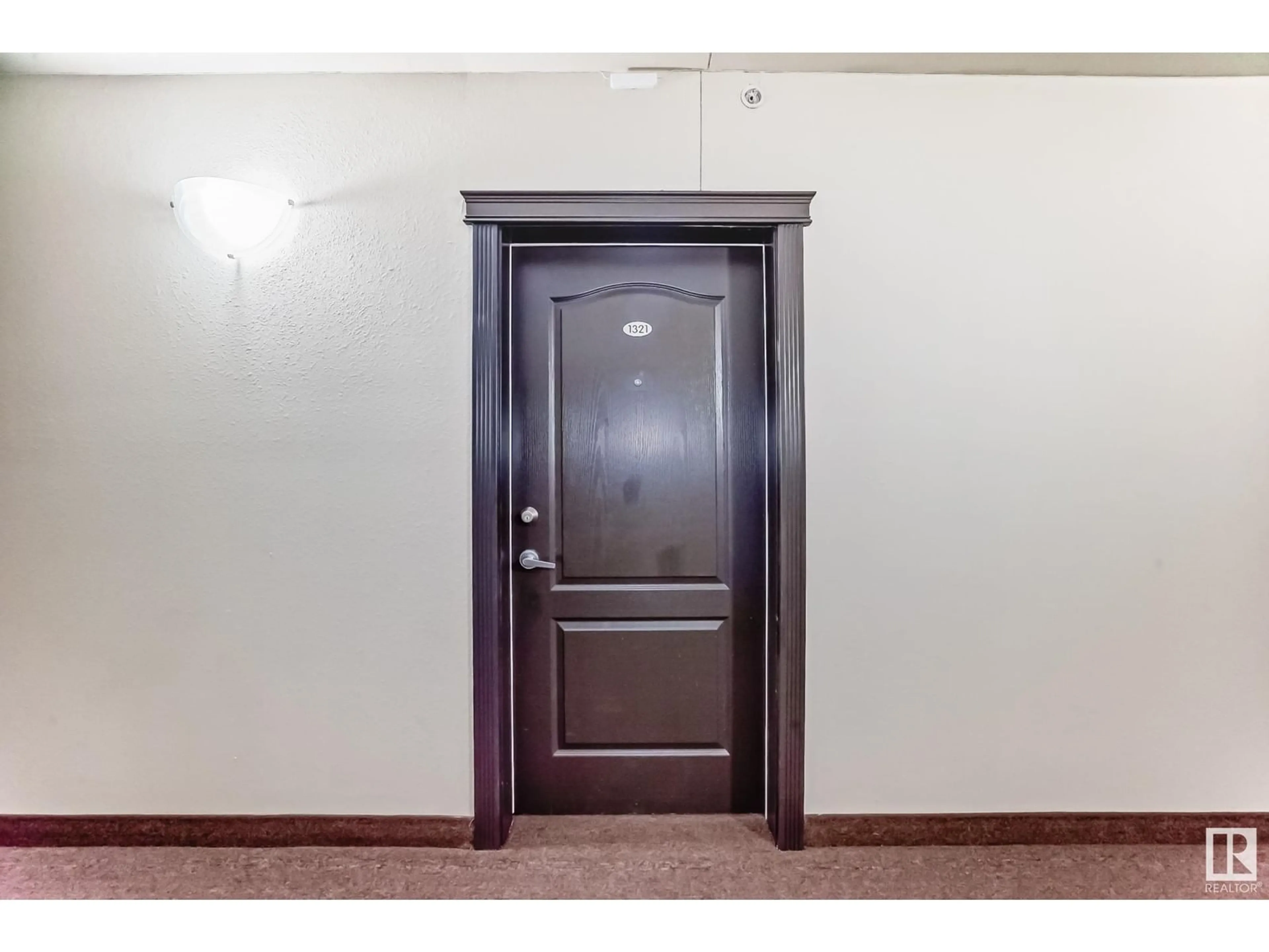 Indoor foyer for 9363 - 1321 SIMPSON DR, Edmonton Alberta T6R0N2