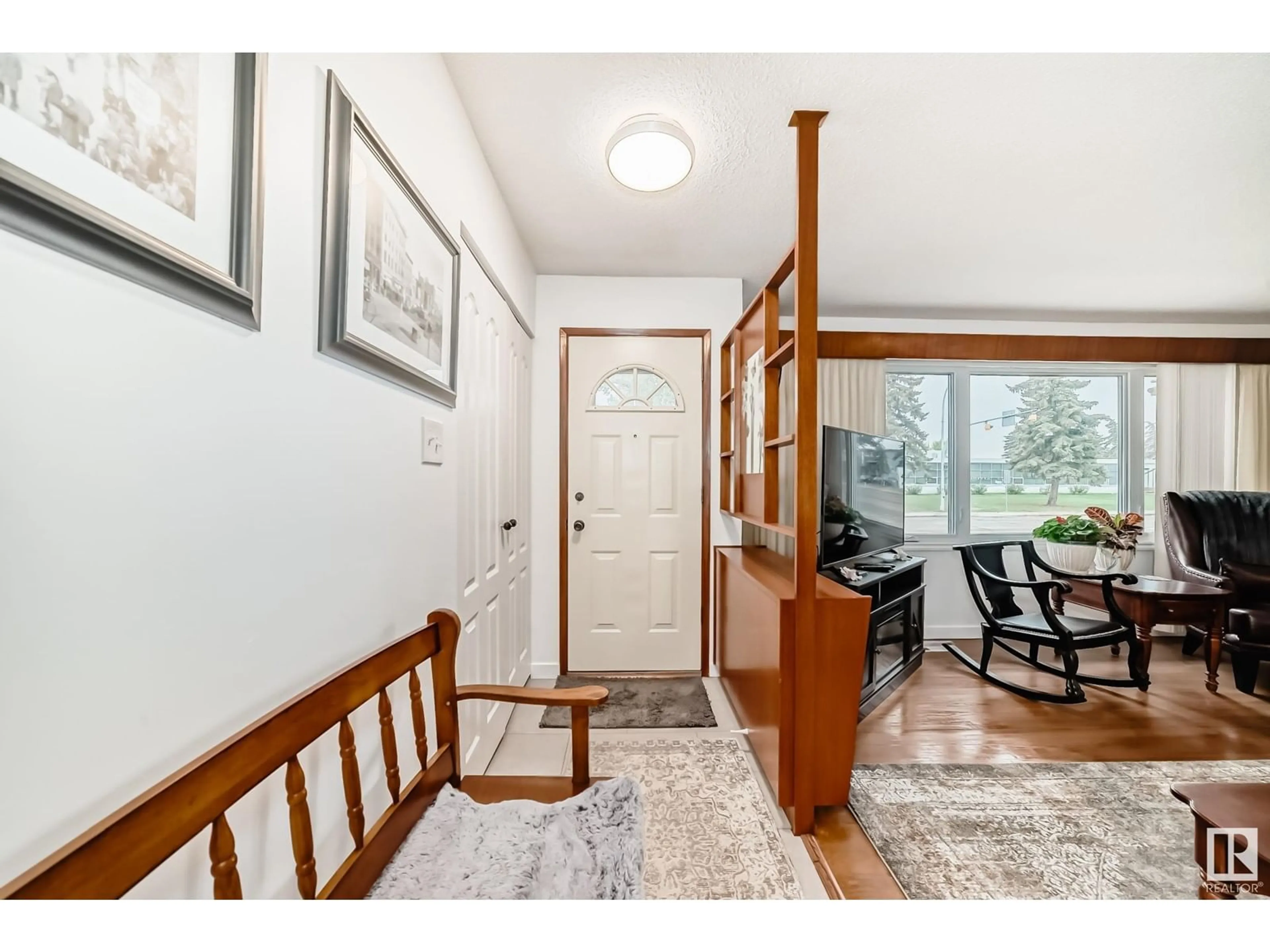 Indoor entryway for 7012 132 AV, Edmonton Alberta T5C2A6