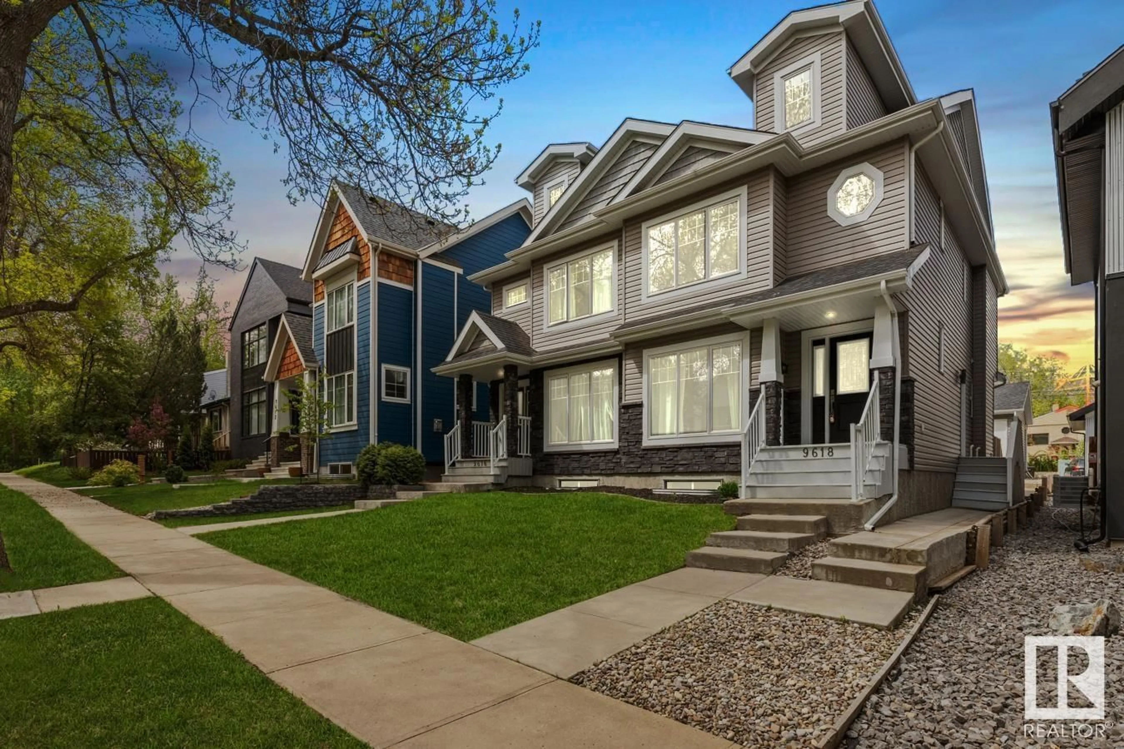 Home with vinyl exterior material, street for 9618 96 ST, Edmonton Alberta T6G2V7
