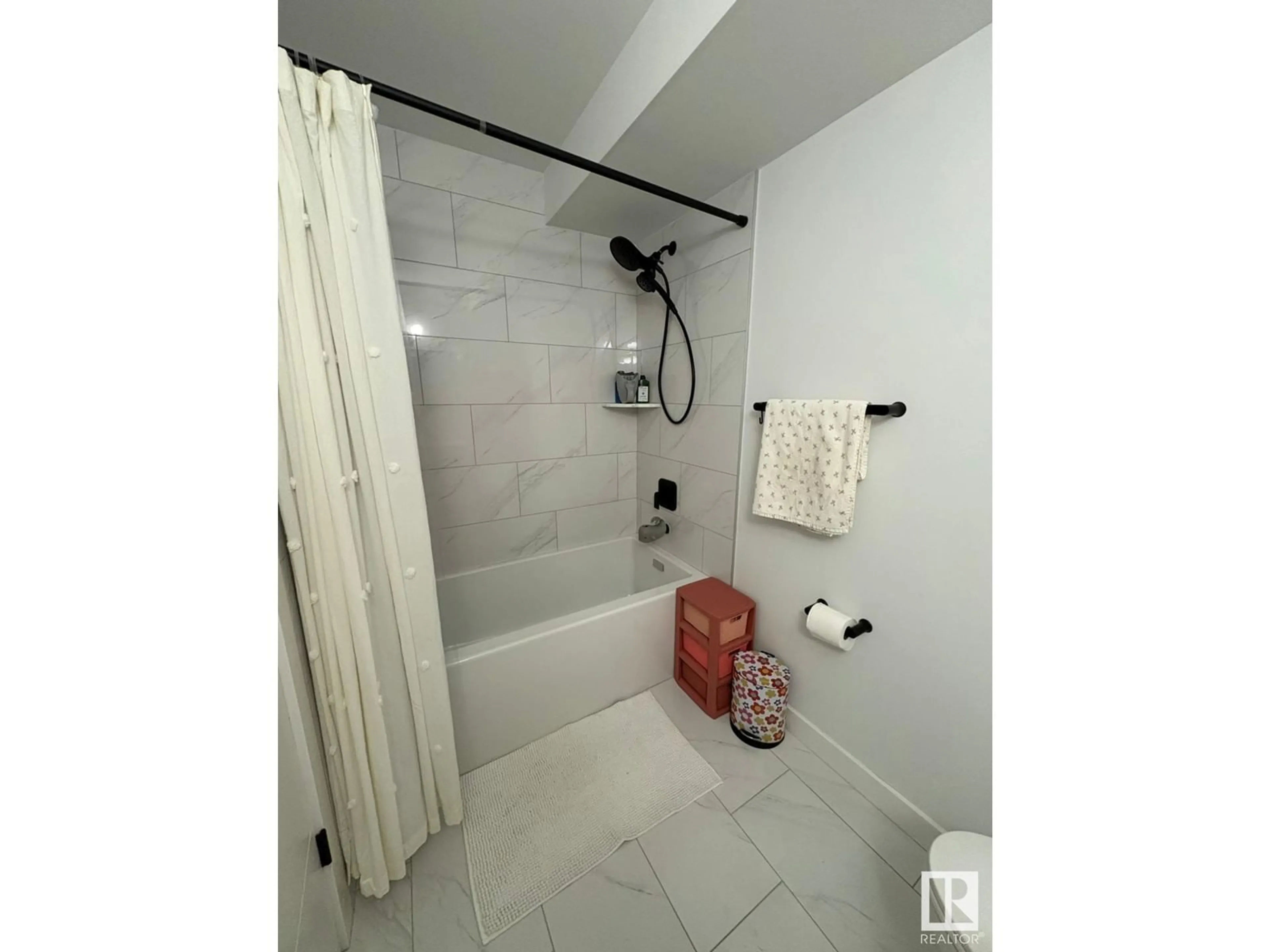 Standard bathroom, ceramic/tile floor for 3 - 616 PERRON ST, St. Albert Alberta T8N5Z5