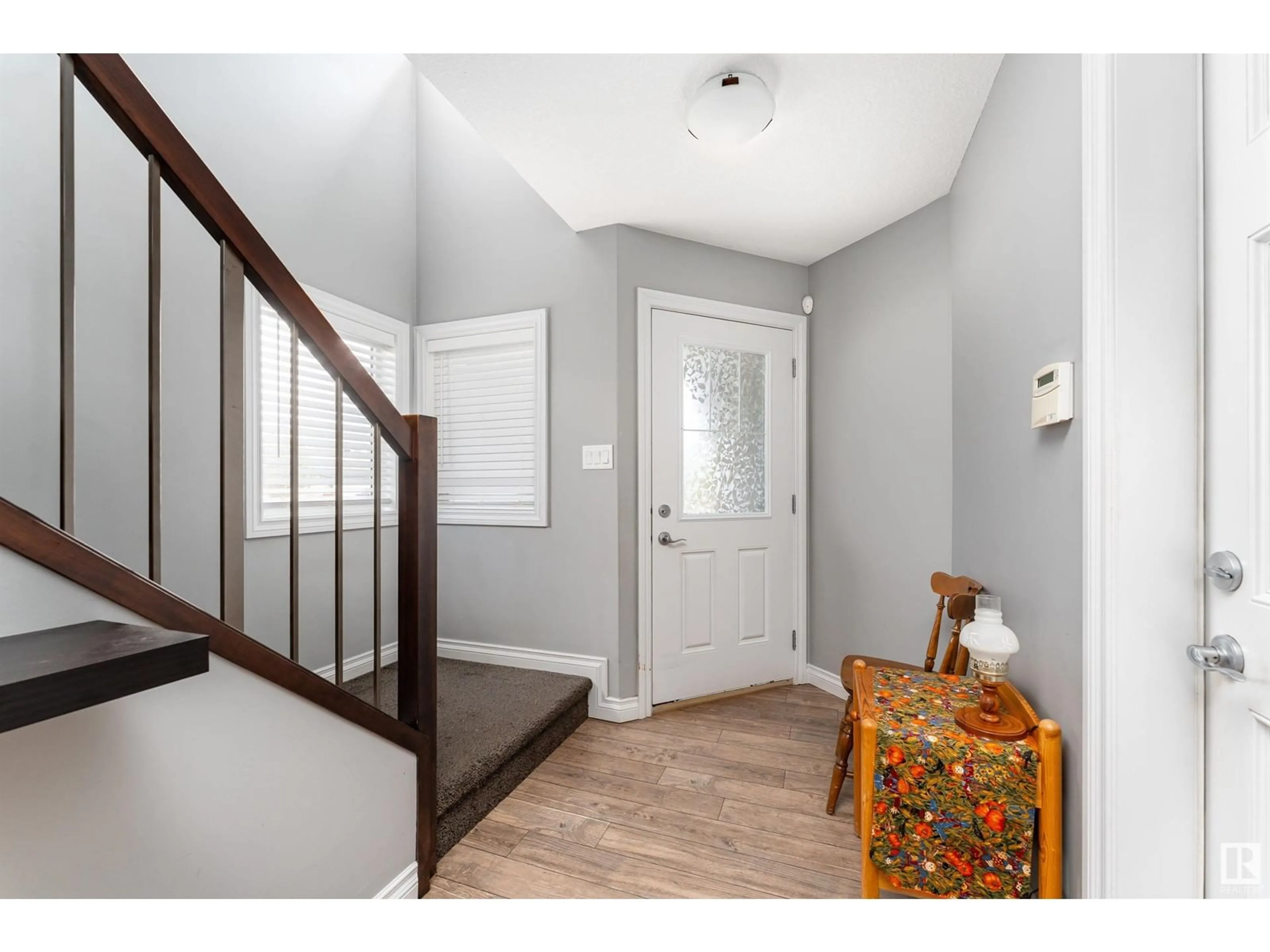 Indoor entryway for 2 AUREA BA, Spruce Grove Alberta T7X0V4