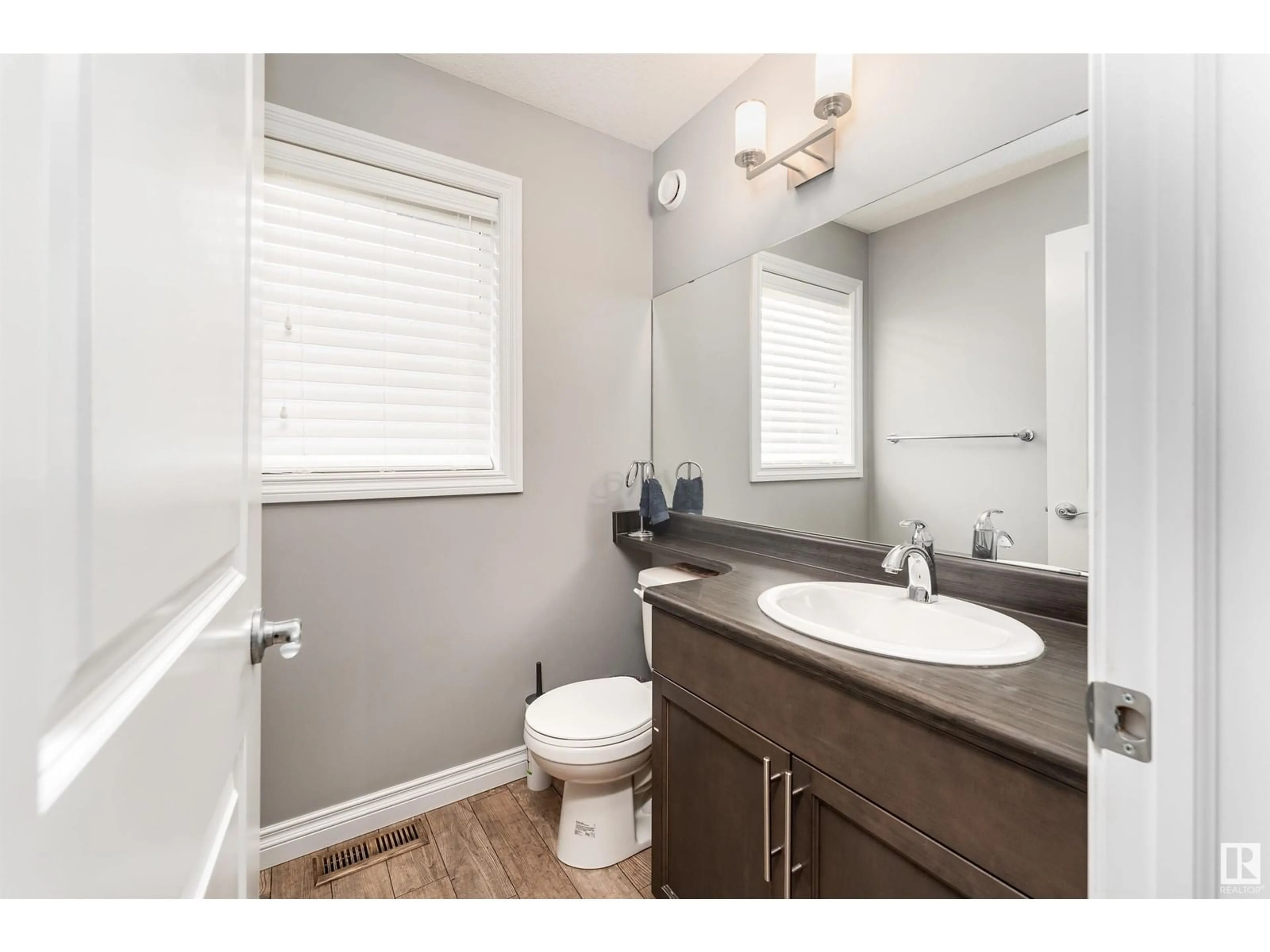 Standard bathroom, unknown for 2 AUREA BA, Spruce Grove Alberta T7X0V4
