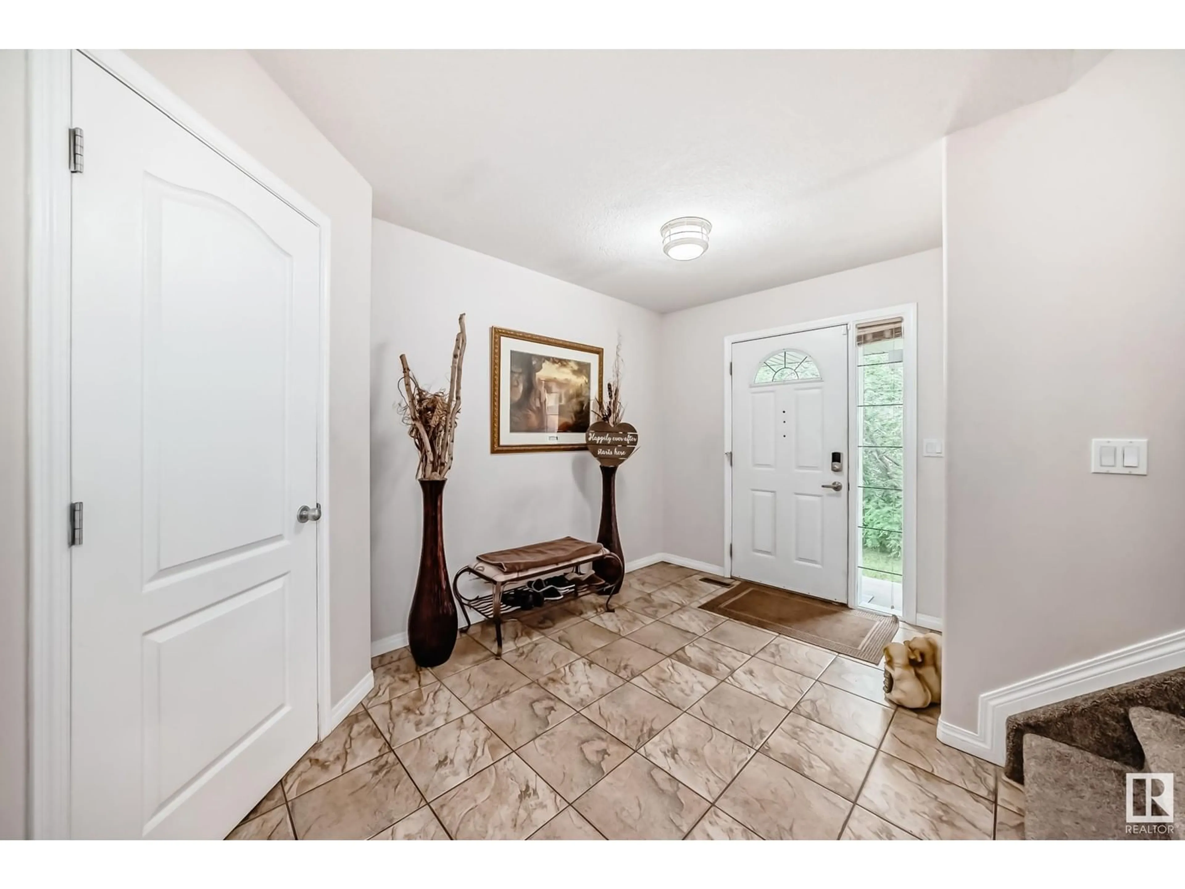 Indoor entryway for 657 SILVER BERRY RD, Edmonton Alberta T6T1X7
