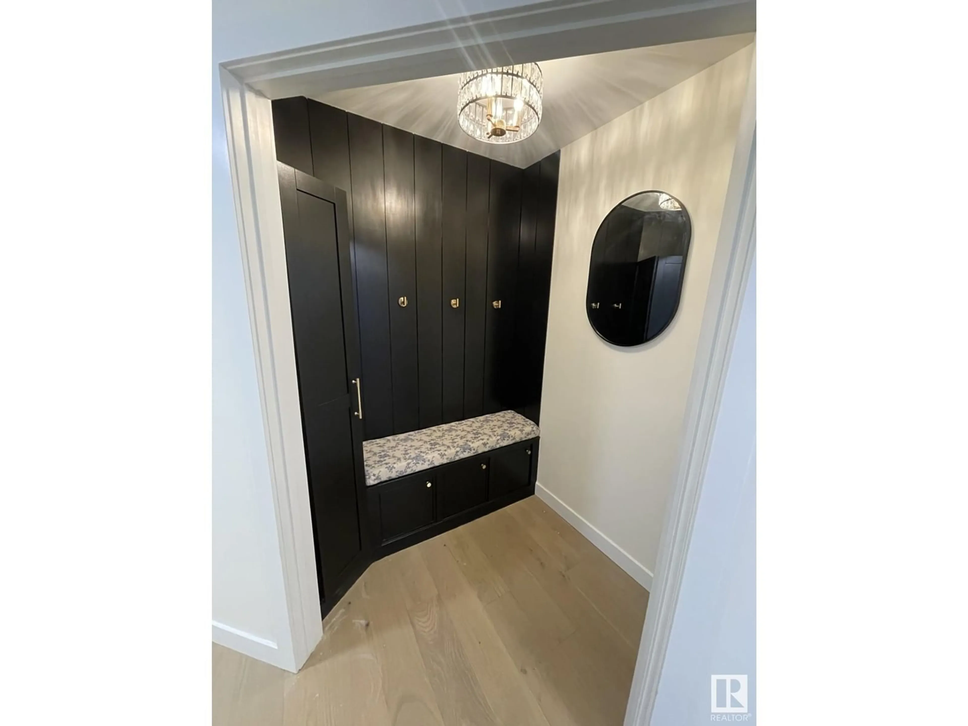 Indoor entryway for #107 - 10523 123 ST, Edmonton Alberta T5N1N9