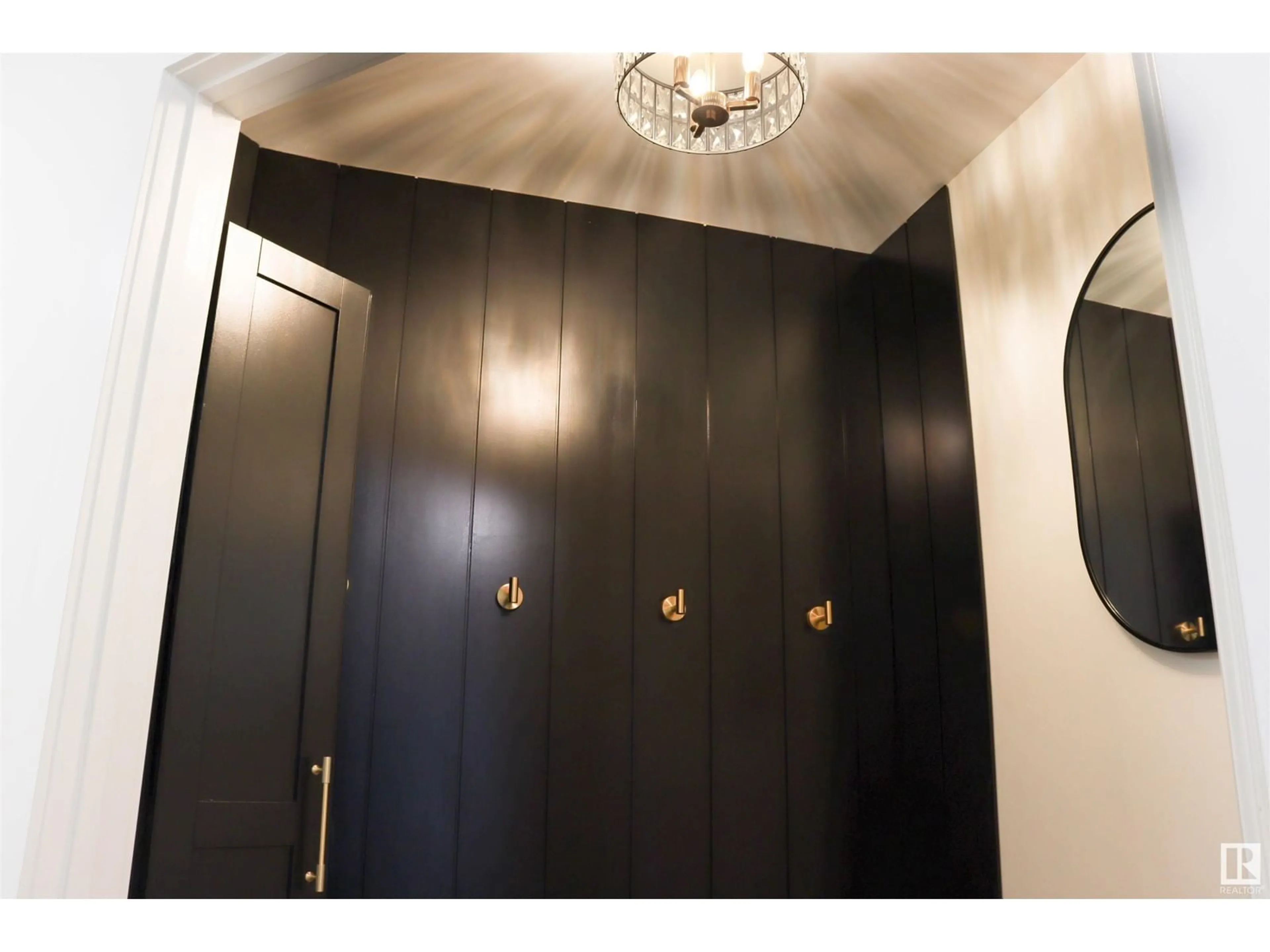 Indoor entryway for #107 - 10523 123 ST, Edmonton Alberta T5N1N9