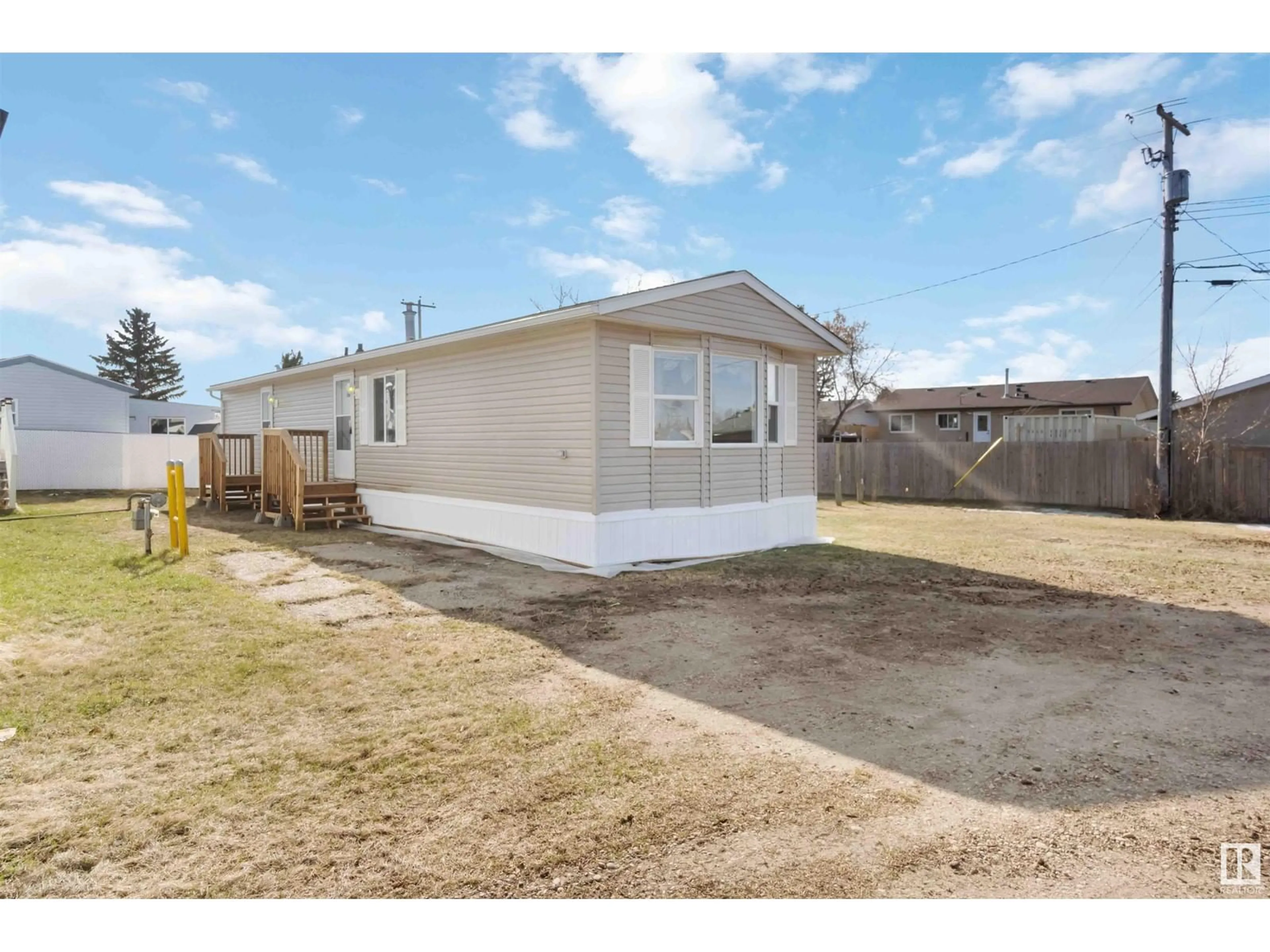 Unknown for 4839 47 ST, Gibbons Alberta T0A1N0