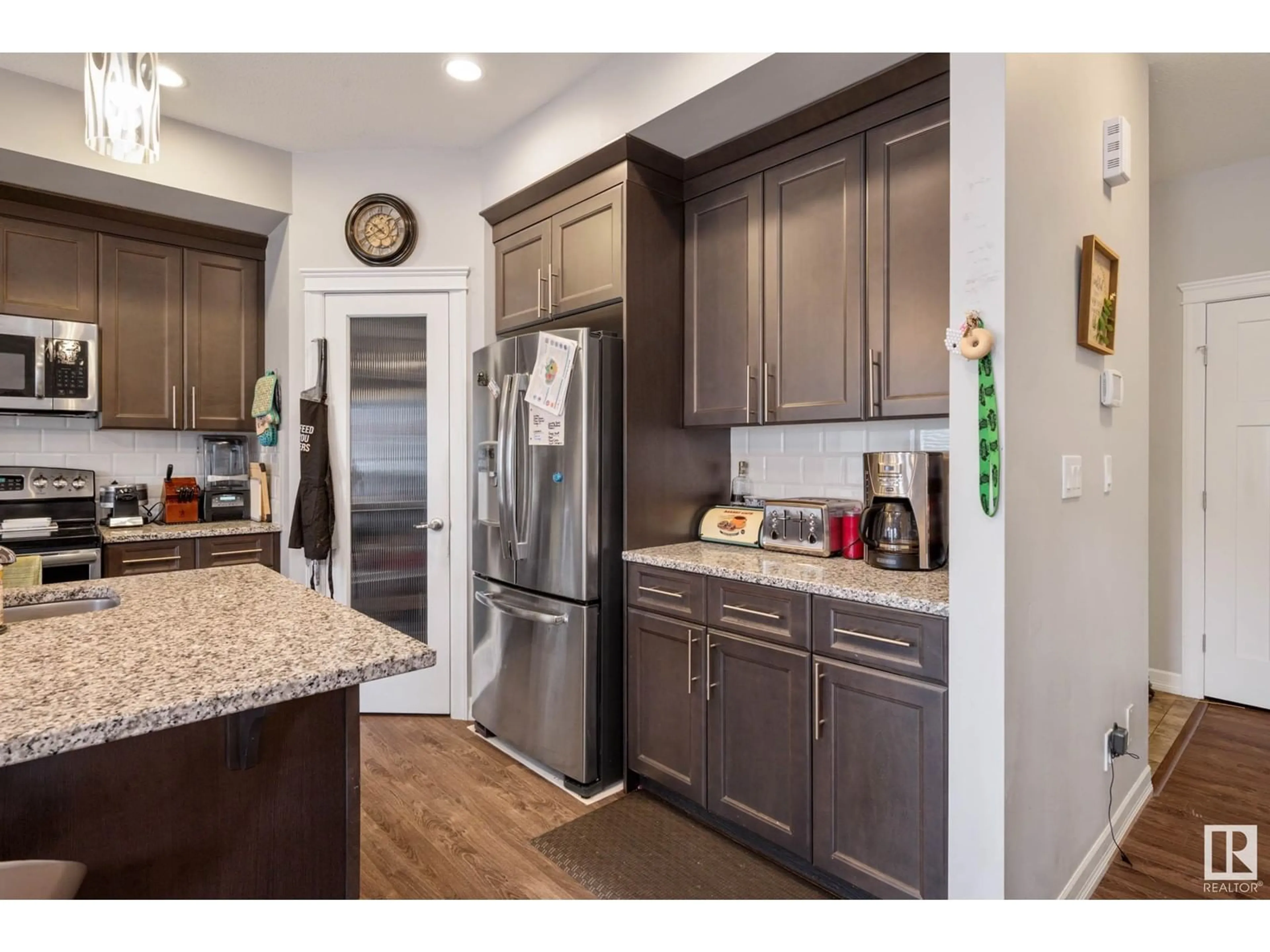 Open concept kitchen, unknown for 424 SIMPKINS LI, Leduc Alberta T9E1B3