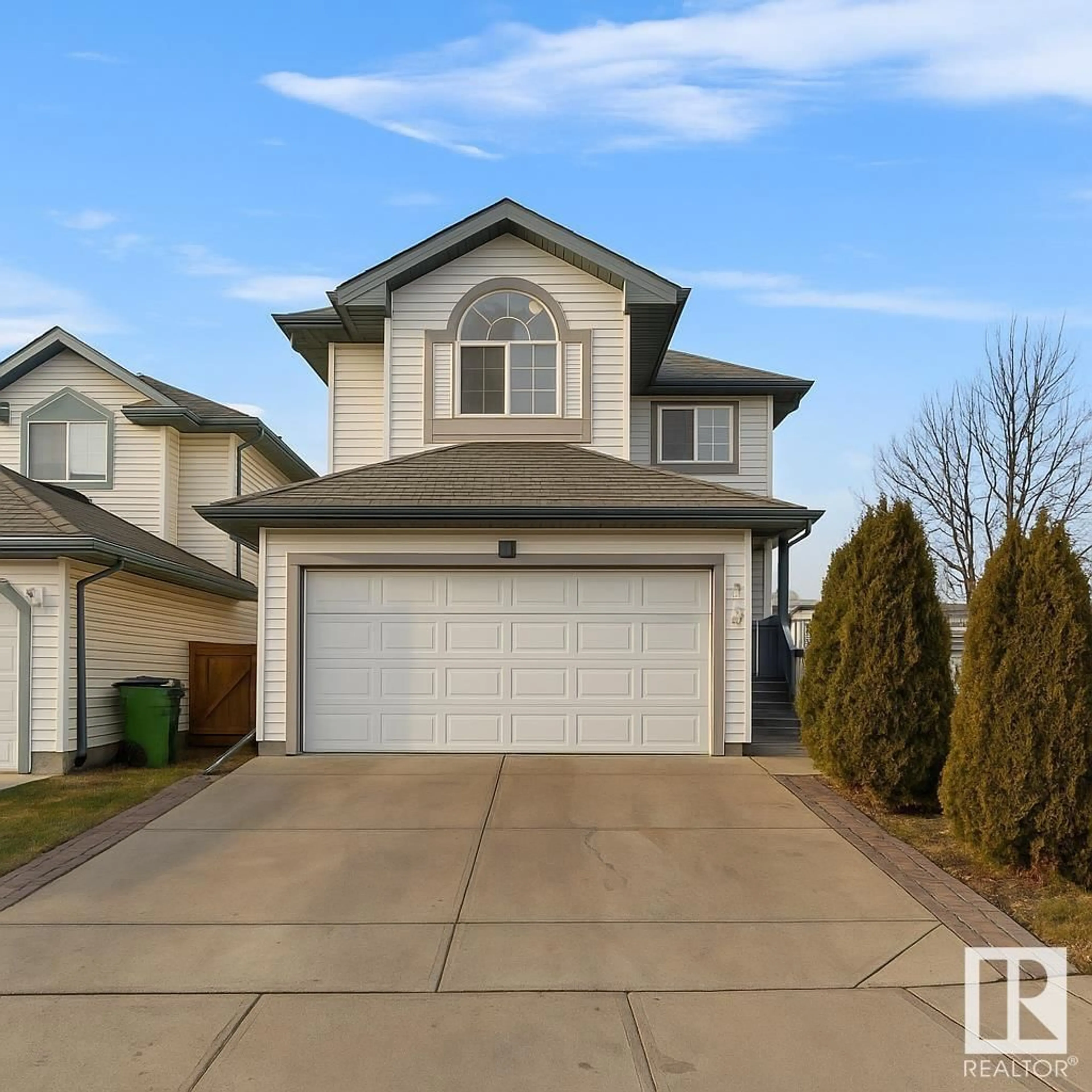 Home with vinyl exterior material, street for 3204 29 AV, Edmonton Alberta T6T1T3