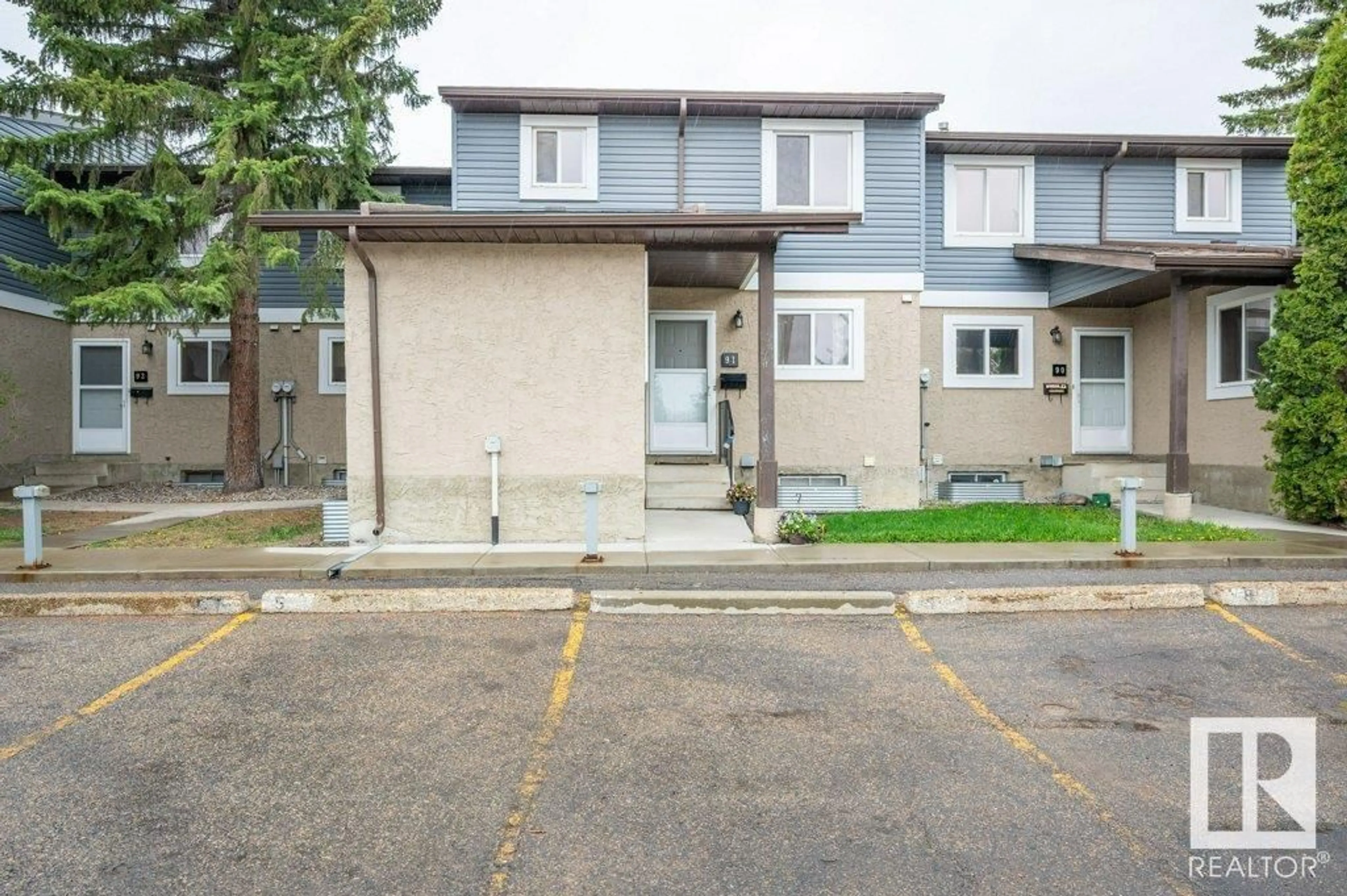 Patio, street for 91 - 7604 29 AV, Edmonton Alberta T6K3Z3
