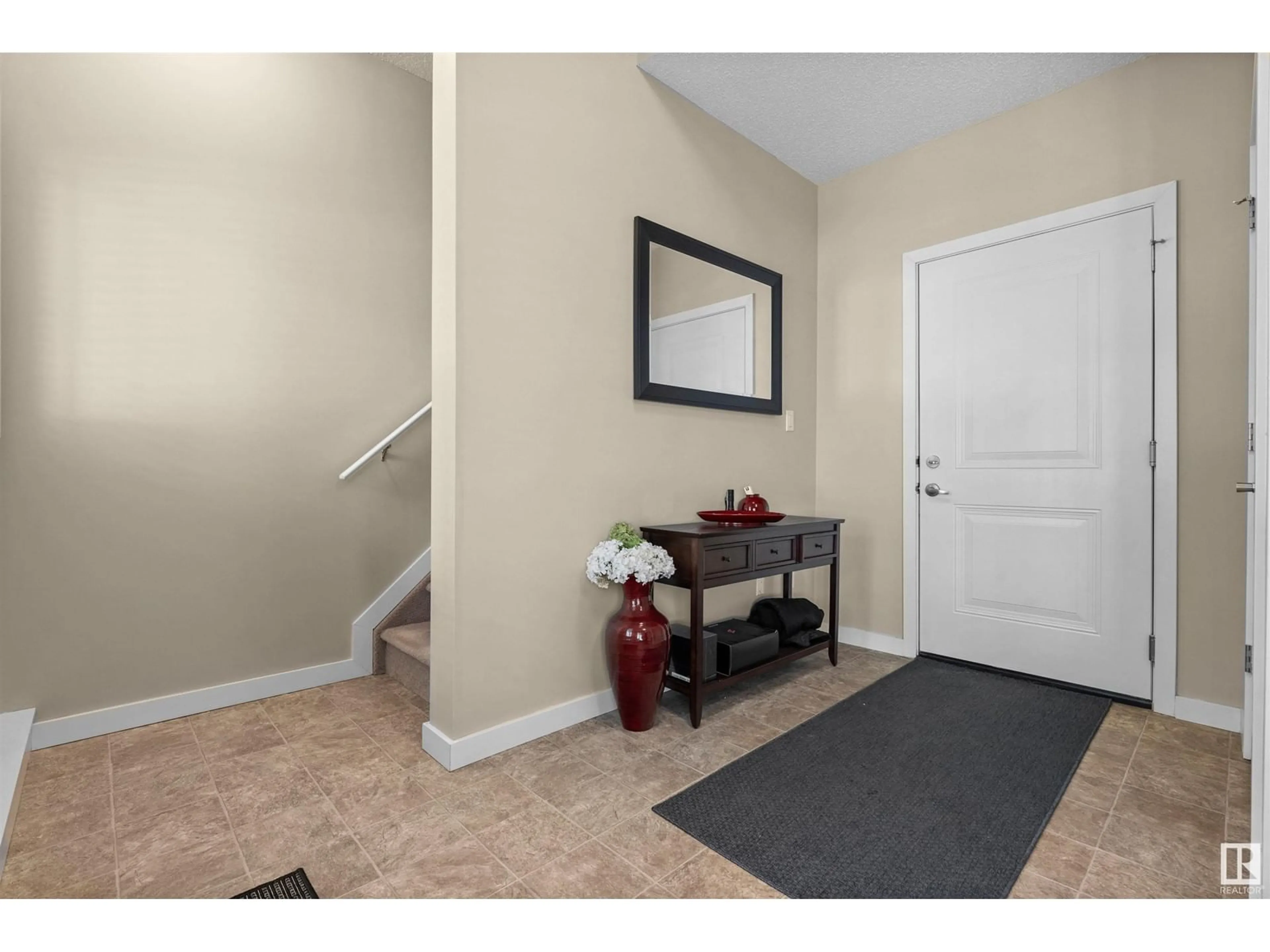 Indoor entryway for #25 - 655 WATT BLVD, Edmonton Alberta T6X0Y2
