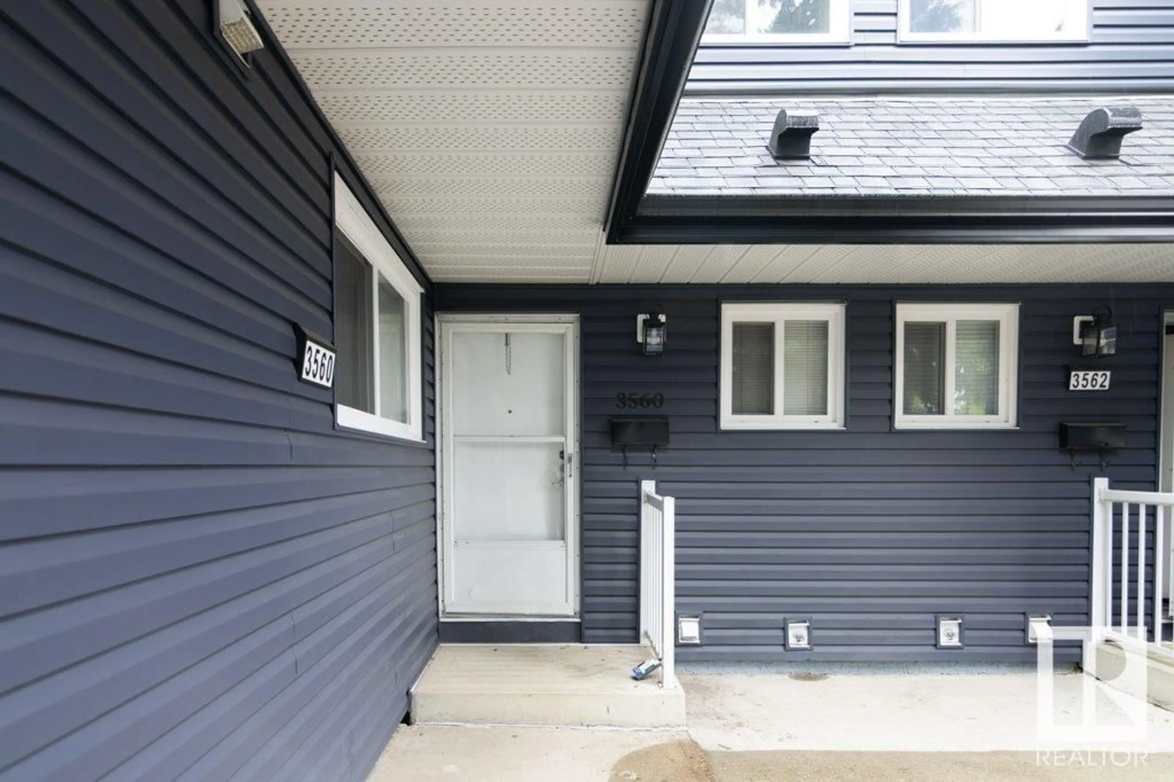 Home with vinyl exterior material, street for 3560 42 ST, Edmonton Alberta T6L5A1