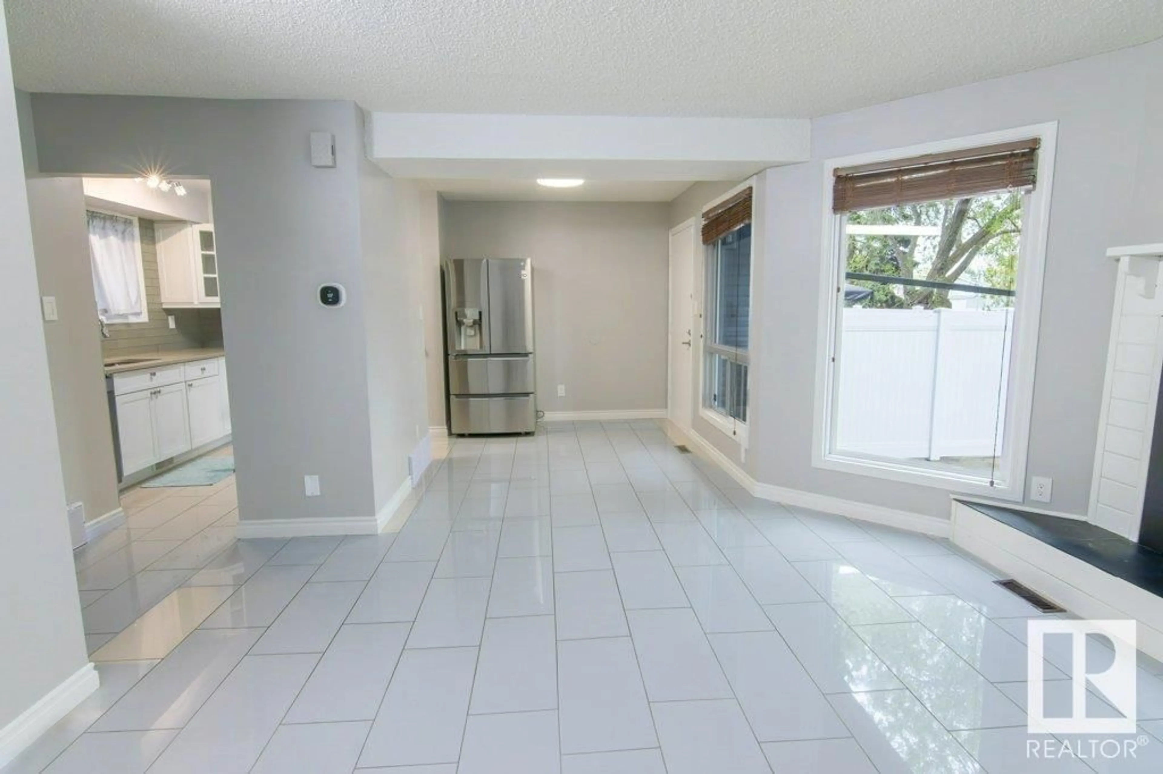 Unknown for 3560 42 ST, Edmonton Alberta T6L5A1