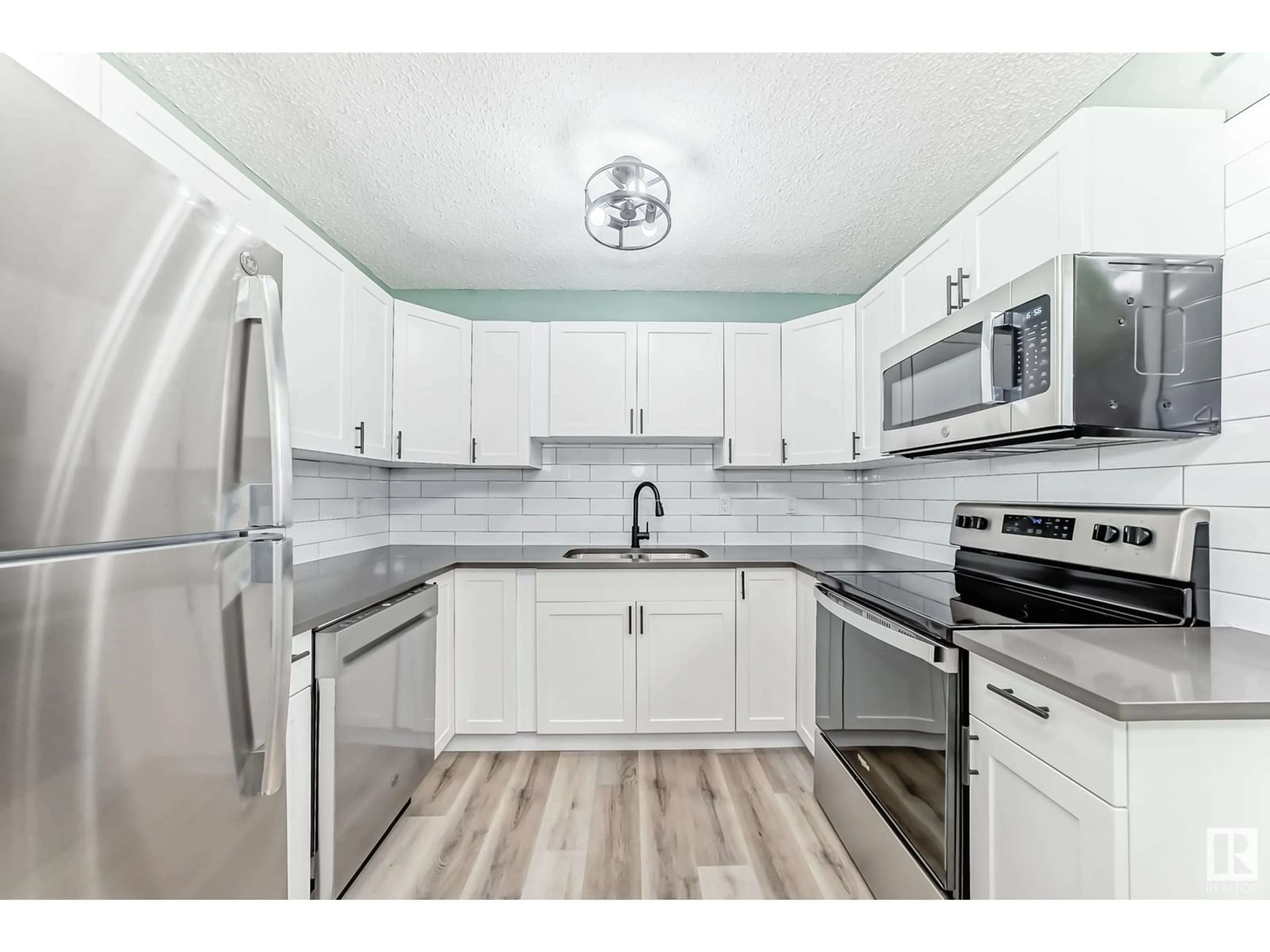 Standard kitchen, unknown for NW - 1531 KNOTTWOOD N, Edmonton Alberta T6K2B8