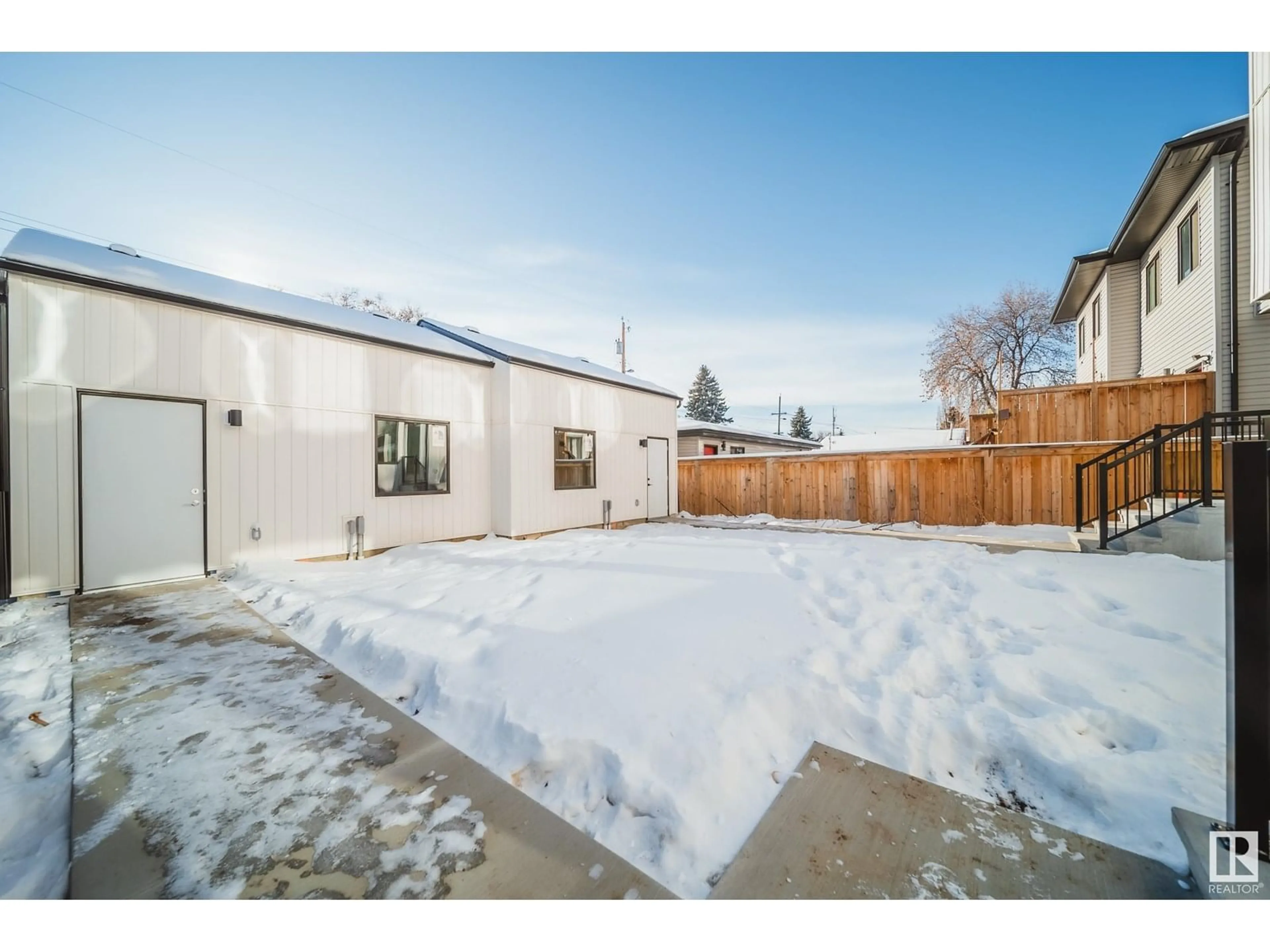 Patio, street for 7540 80 AV, Edmonton Alberta T6C0S4