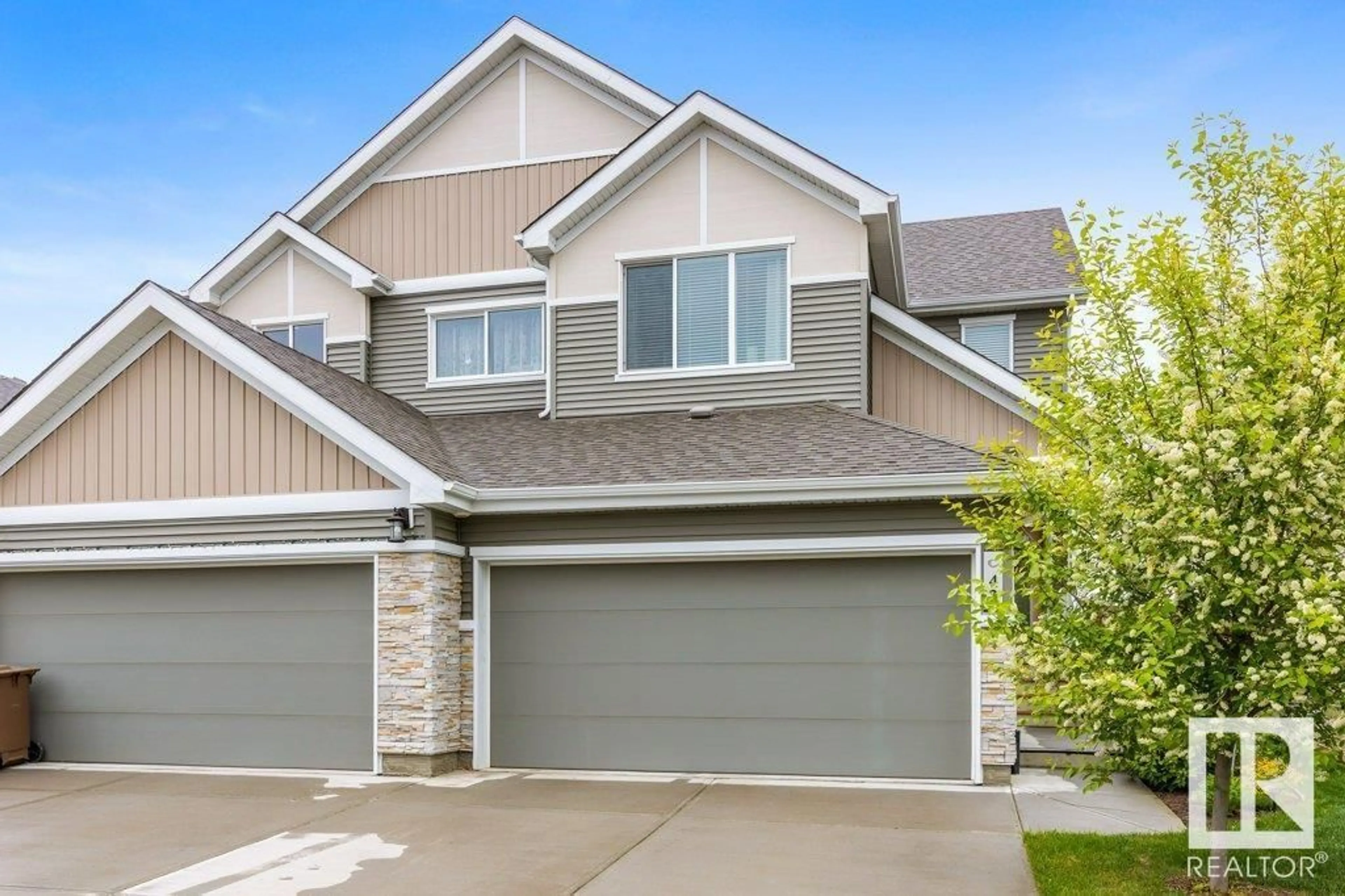 Home with vinyl exterior material, street for 42 JUNEAU WY, St. Albert Alberta T8N7V7