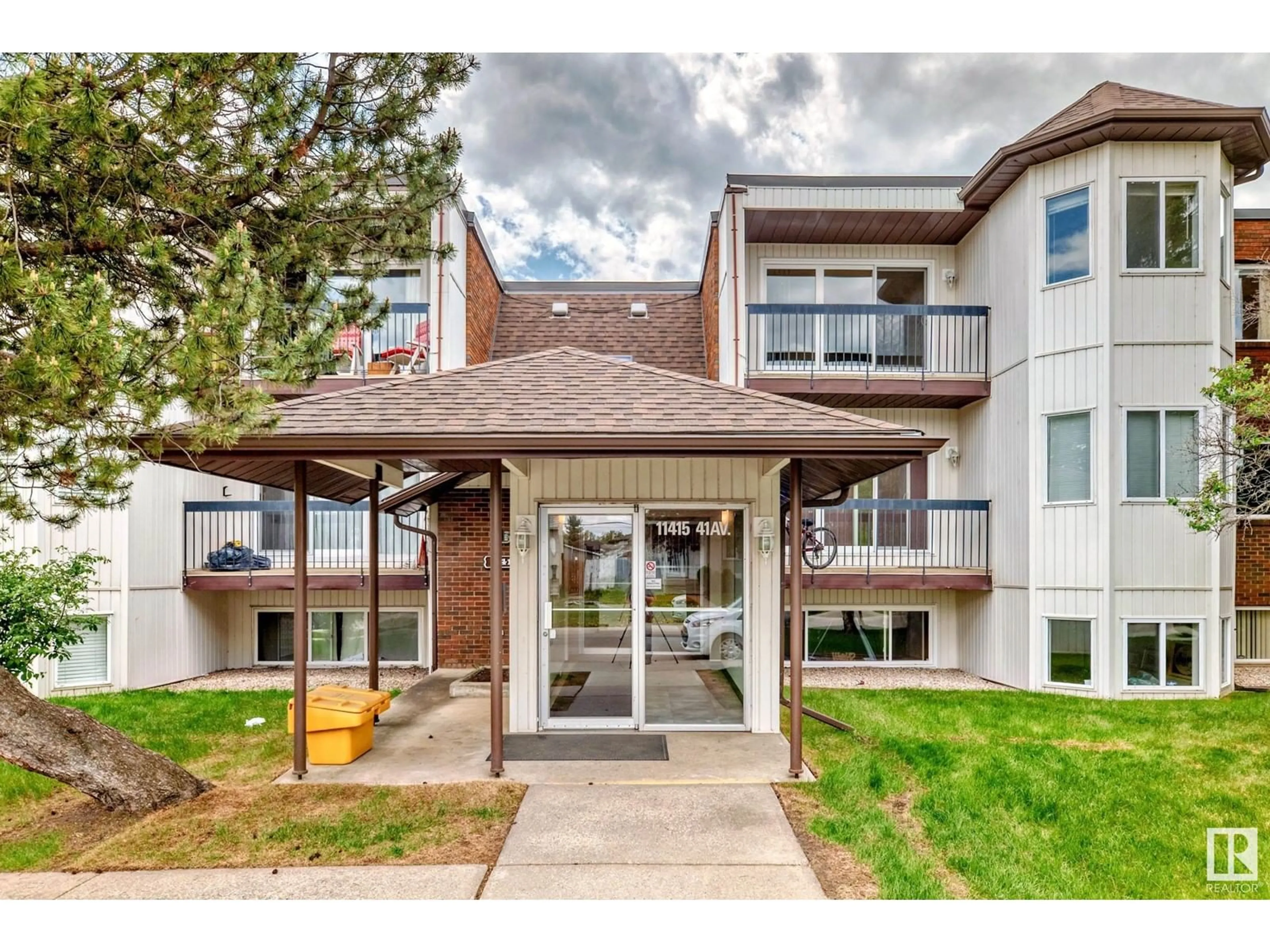 Unknown for 301 - 11415 41 AV, Edmonton Alberta T6J0T9