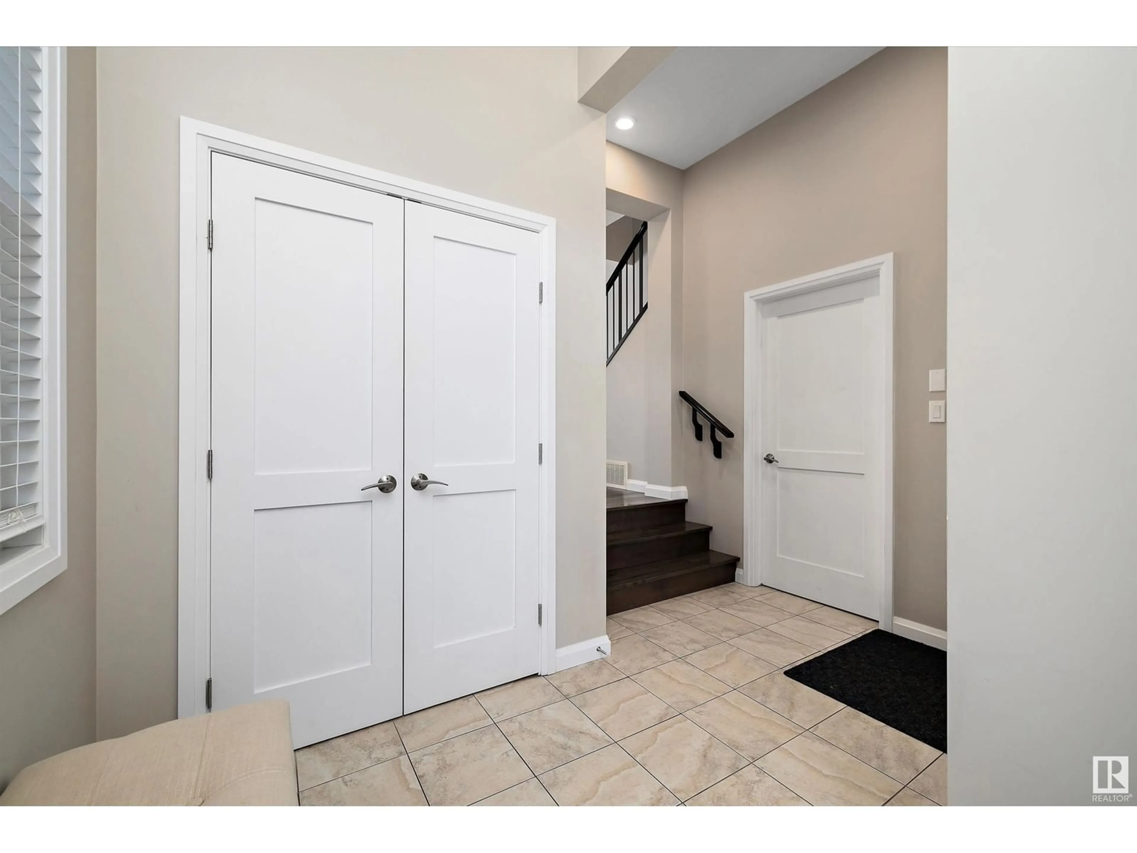 Indoor entryway for SW - 4723 CRABAPPLE RUN RU, Edmonton Alberta T8X0Y7