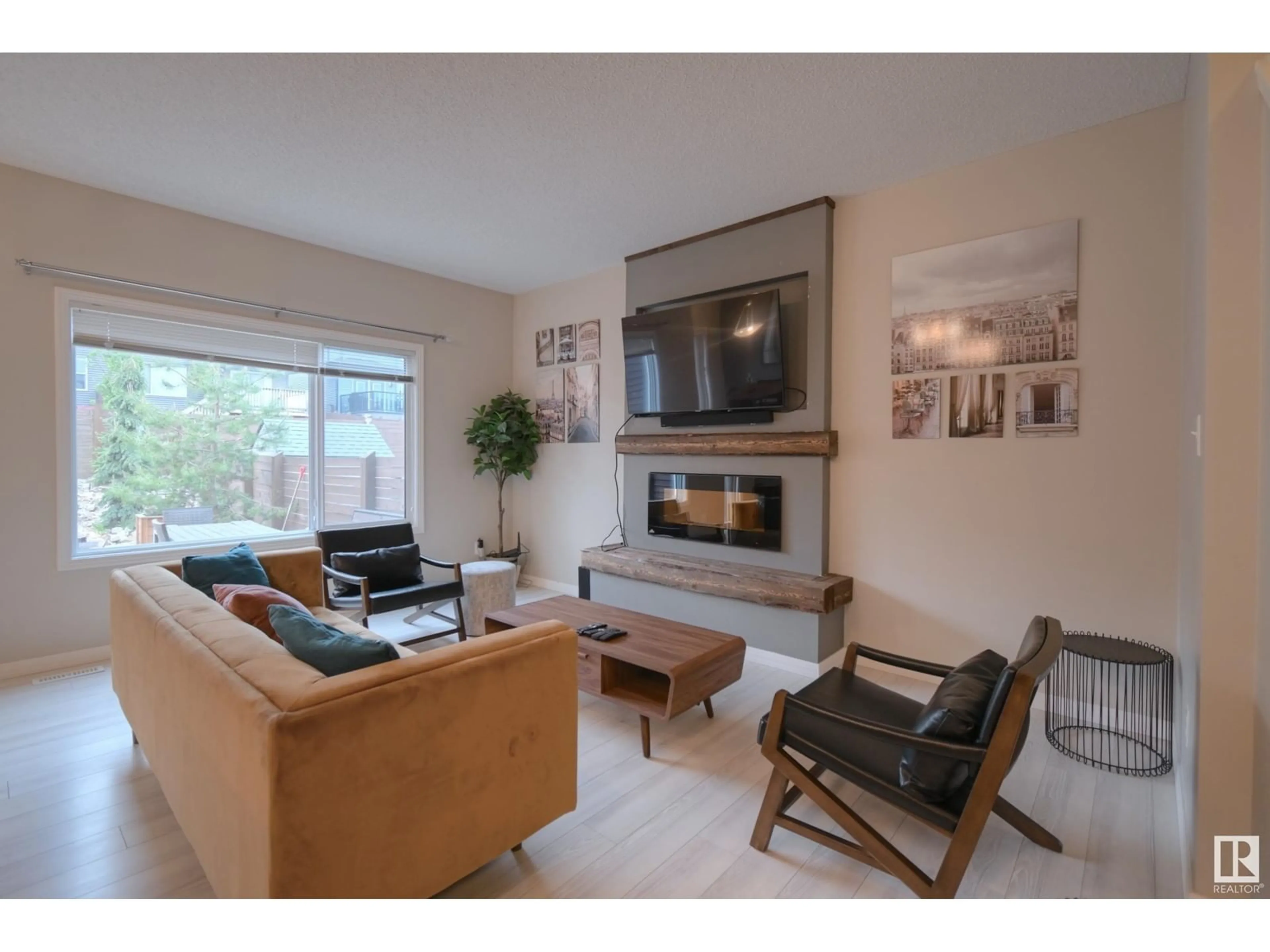 Living room with furniture, wood/laminate floor for 49 KENSINGTON CL, Spruce Grove Alberta T7X0S9