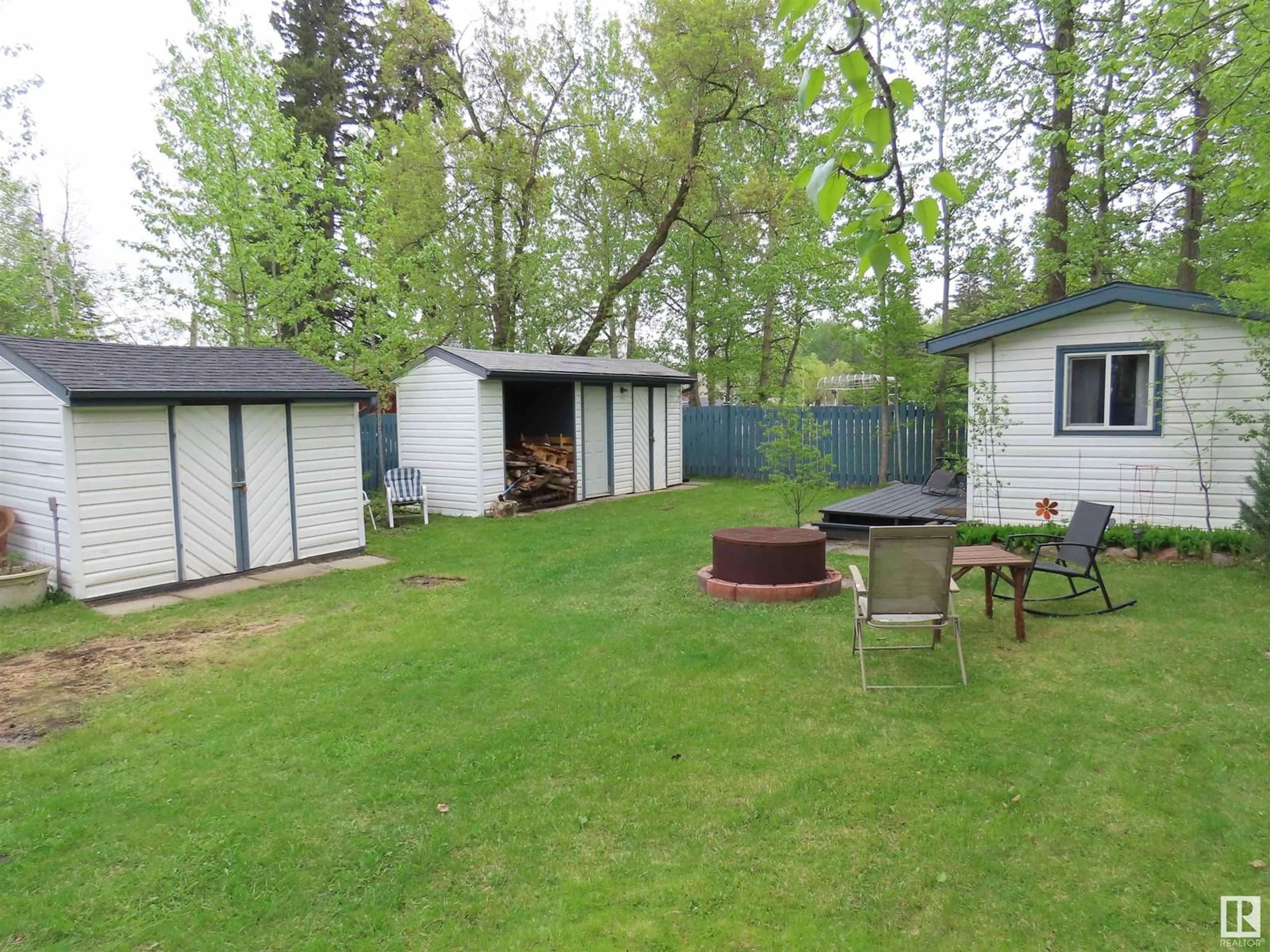 Shed for 216 2ND ST, Rural Lac Ste. Anne County Alberta T0E0A2