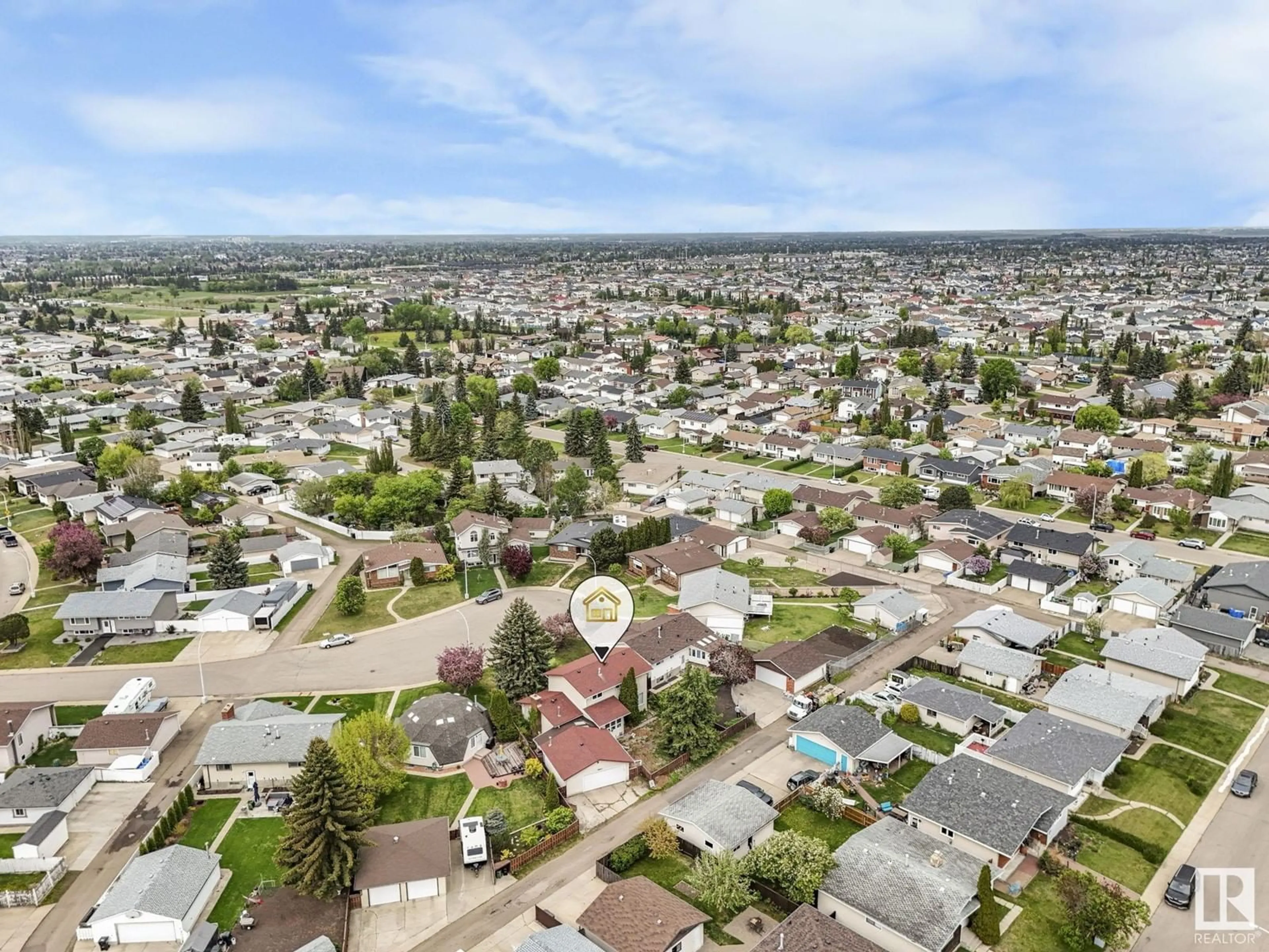 A pic from outside/outdoor area/front of a property/back of a property/a pic from drone, street for NW - 15119 86 ST, Edmonton Alberta T5E5X5