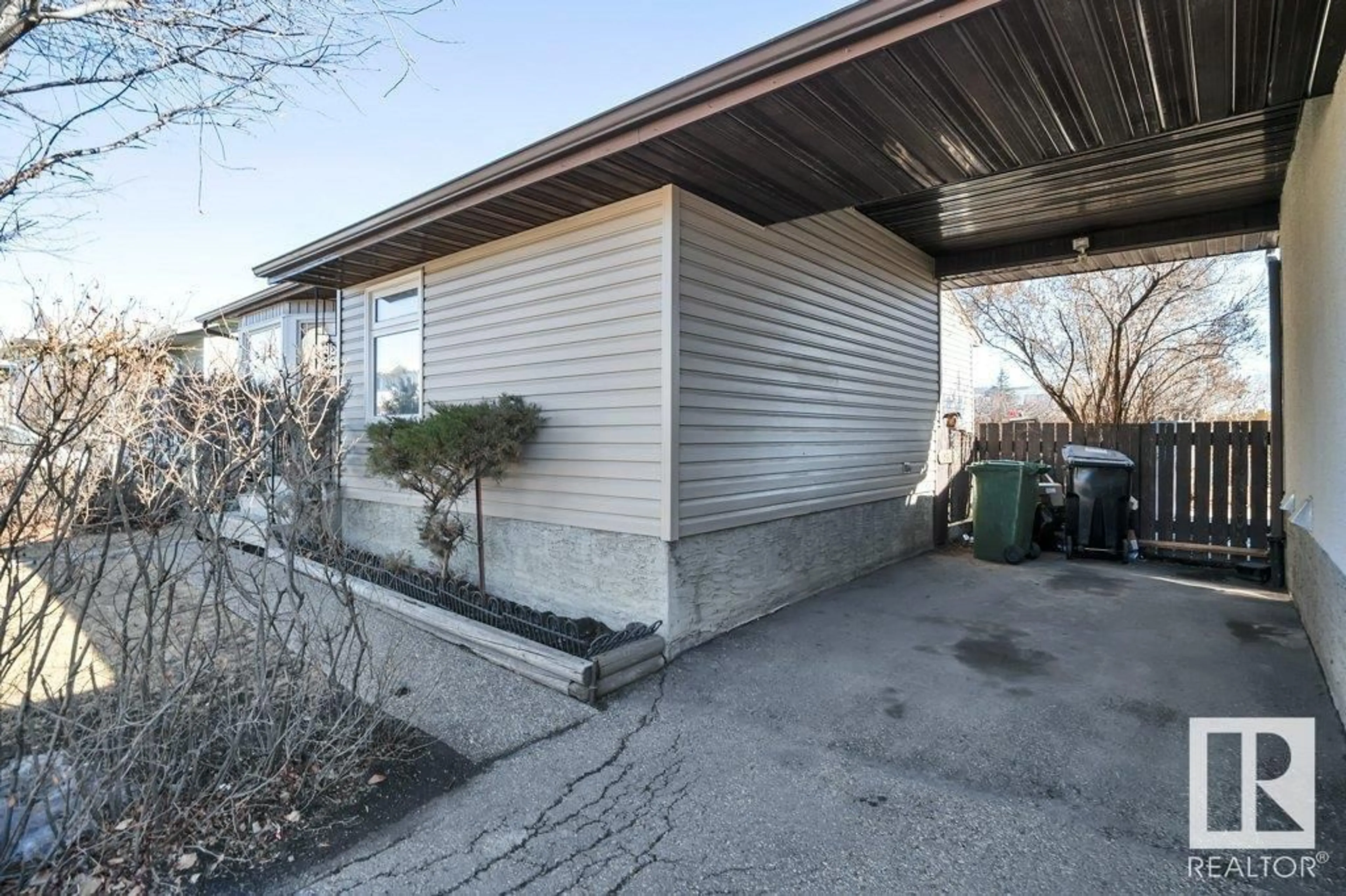 Unknown for 13835 114 ST, Edmonton Alberta T5X4A1