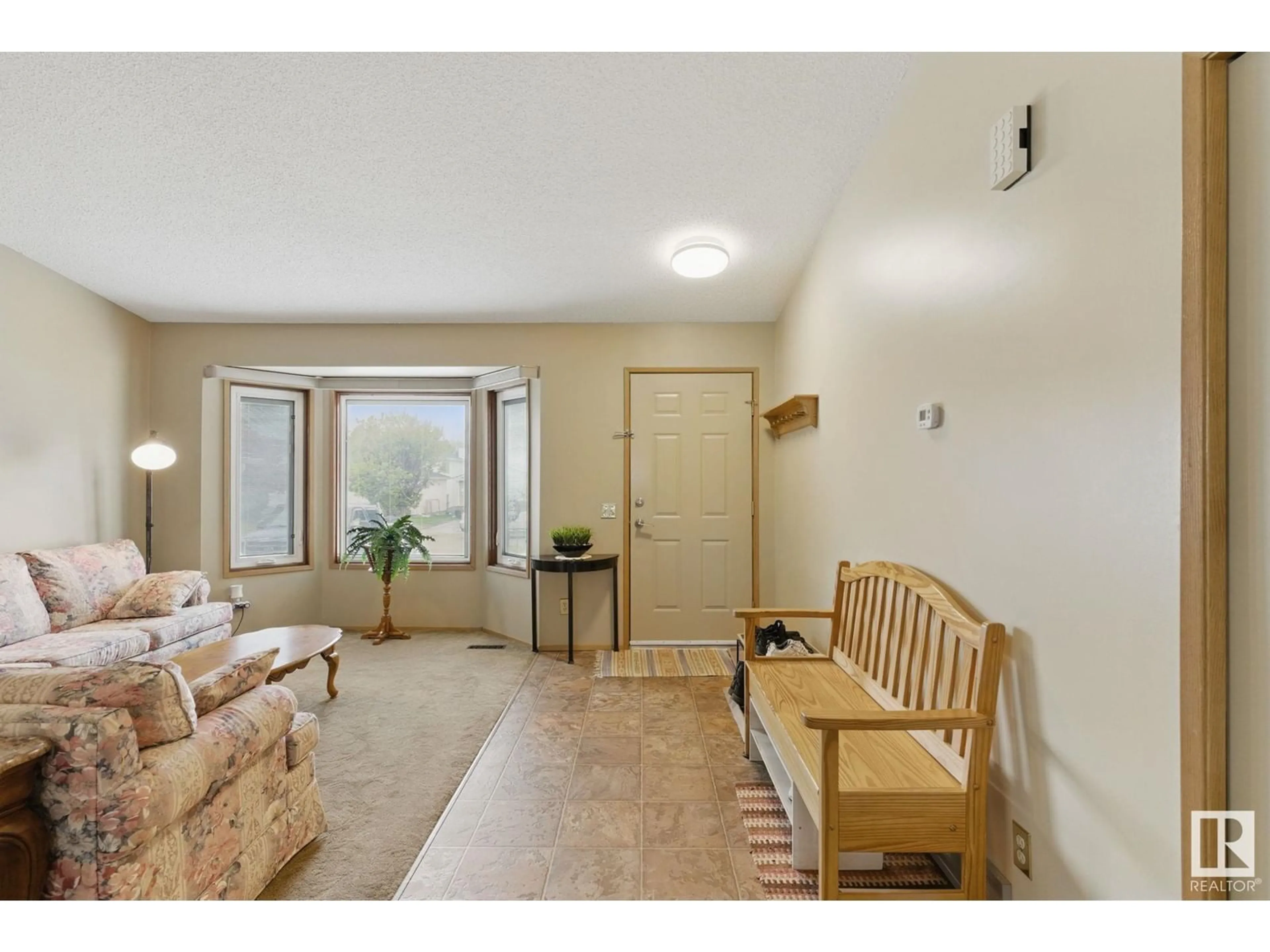 Indoor entryway for 144 ST. ANDREWS DR, Stony Plain Alberta T7Z1K7