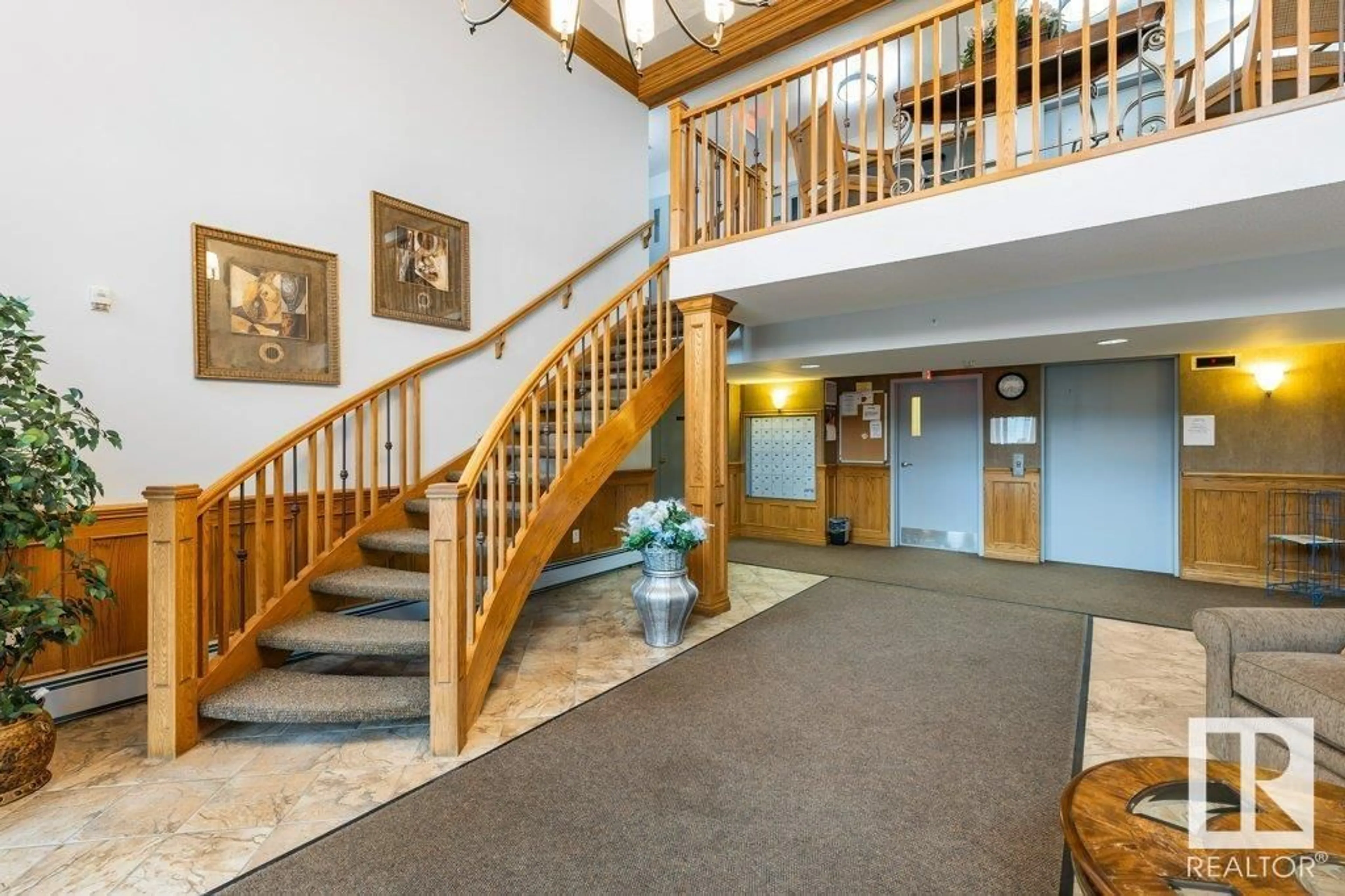 Indoor foyer for 412 ELDORADO DR, St. Albert Alberta T8N7E3