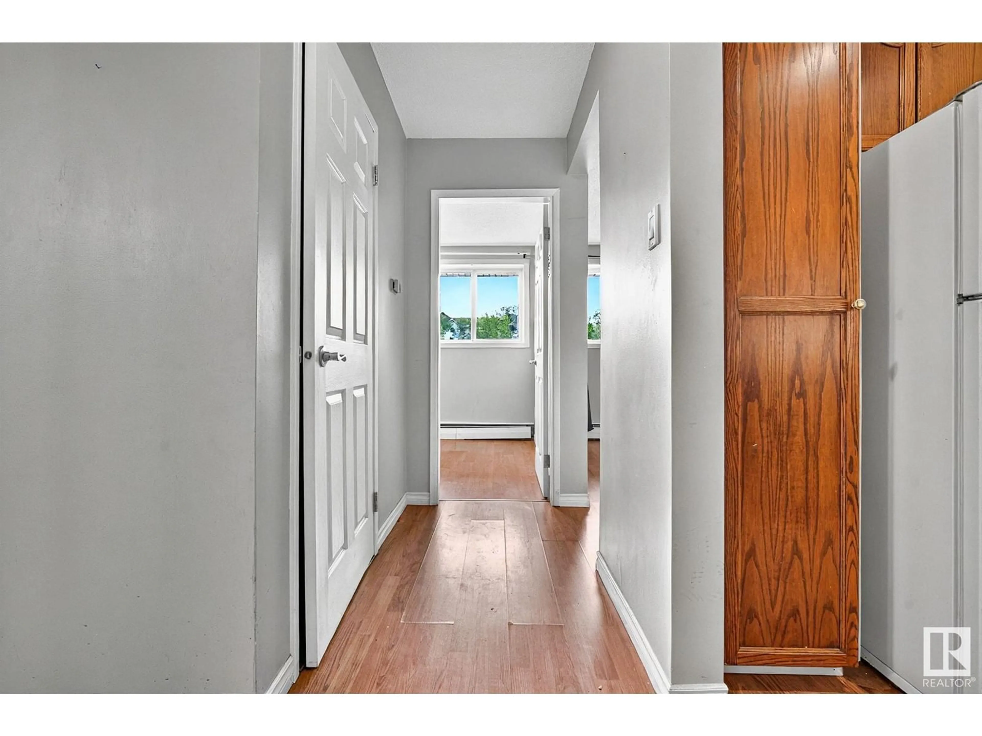 Indoor entryway for #104 - 10230 114 ST, Edmonton Alberta T5K1R9