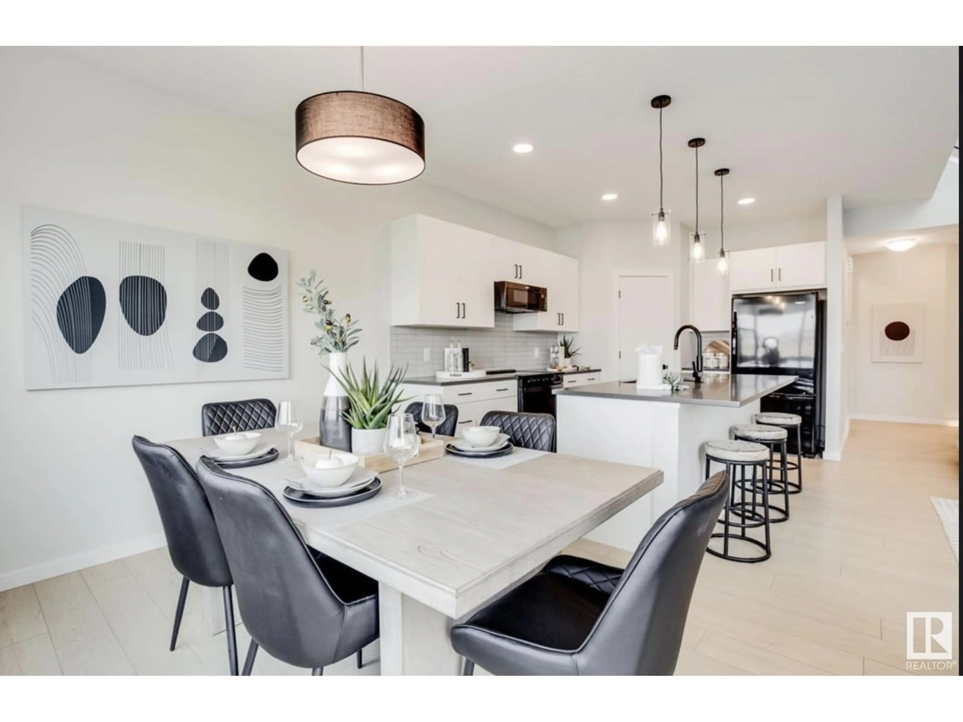 Open concept kitchen, ceramic/tile floor for 22816 82 AVE NW, Edmonton Alberta T5T7X9