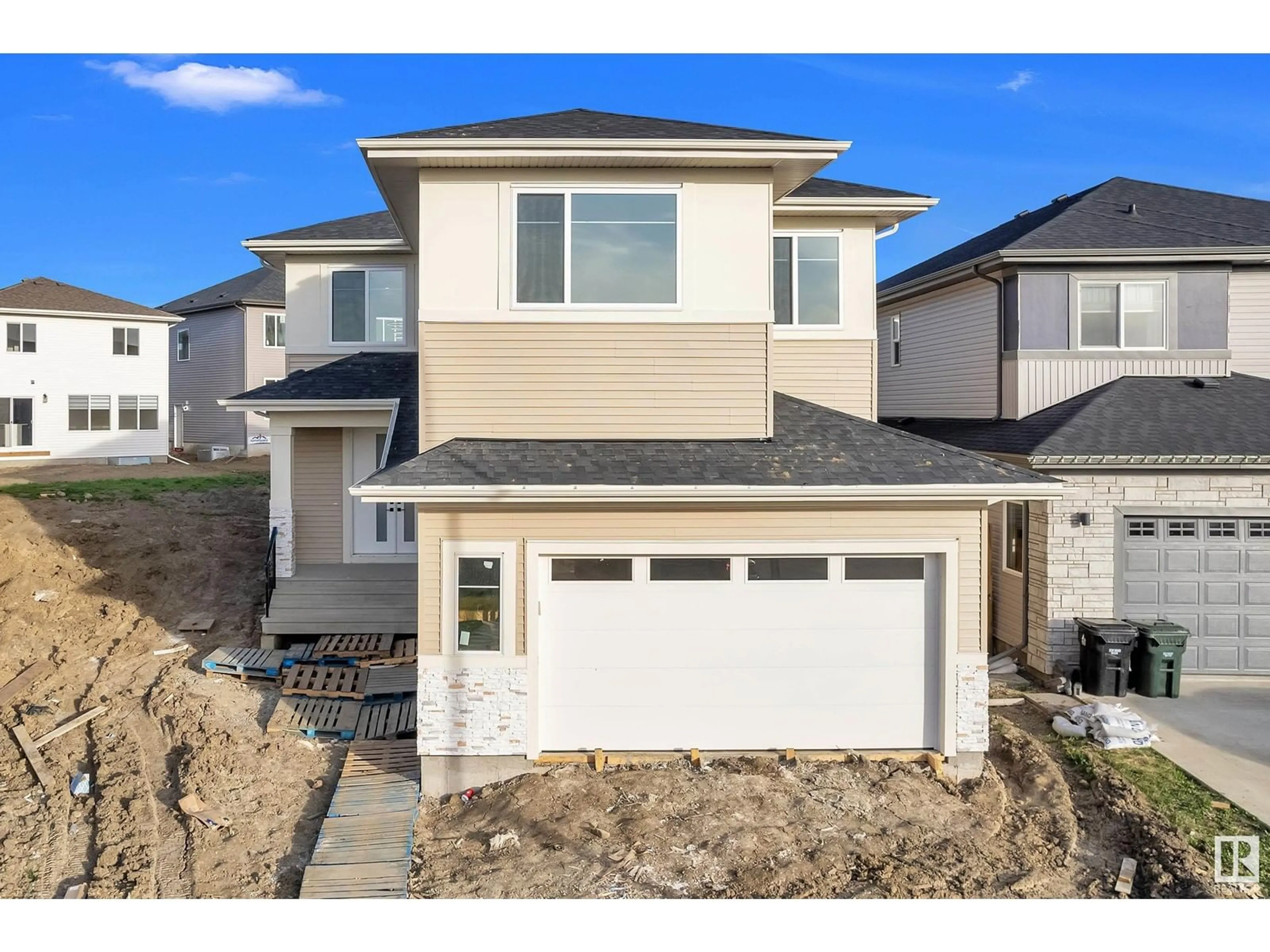 Home with vinyl exterior material, street for 17 HOLDIN CT, Spruce Grove Alberta T7X0Y4