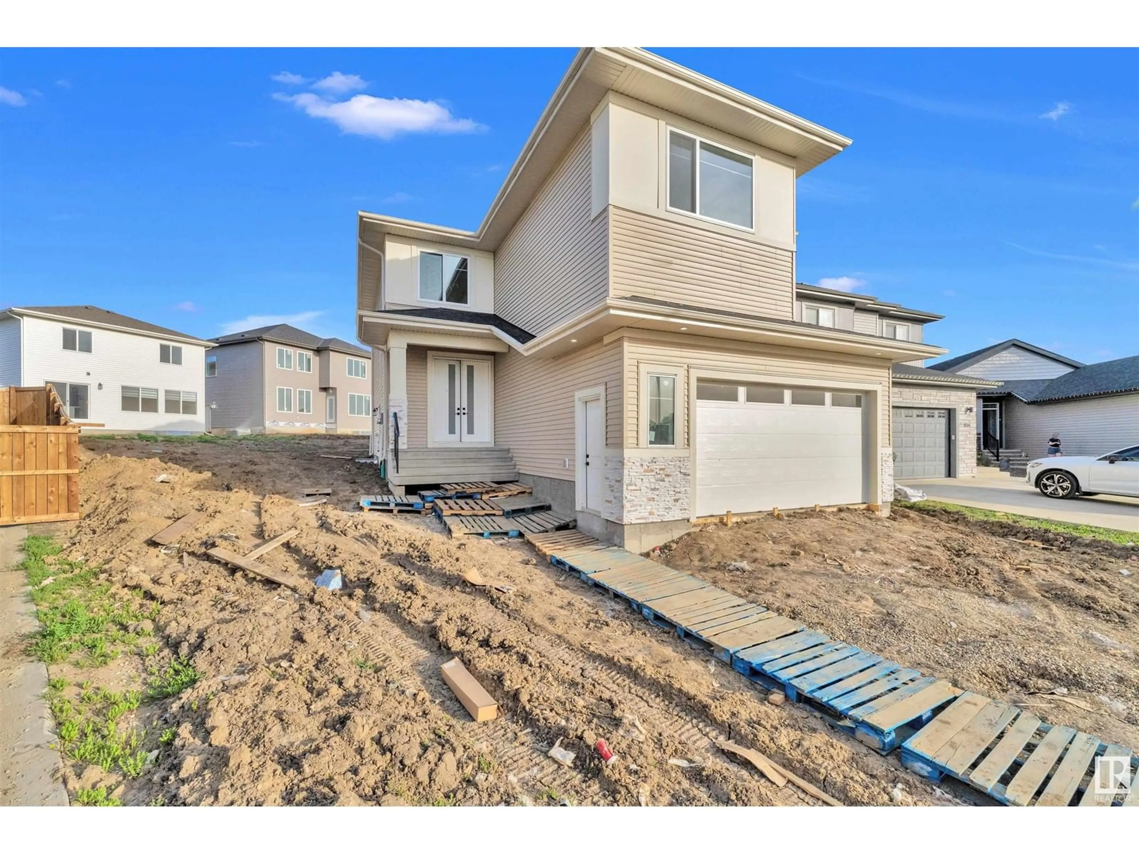 Home with vinyl exterior material, street for 17 HOLDIN CT, Spruce Grove Alberta T7X0Y4