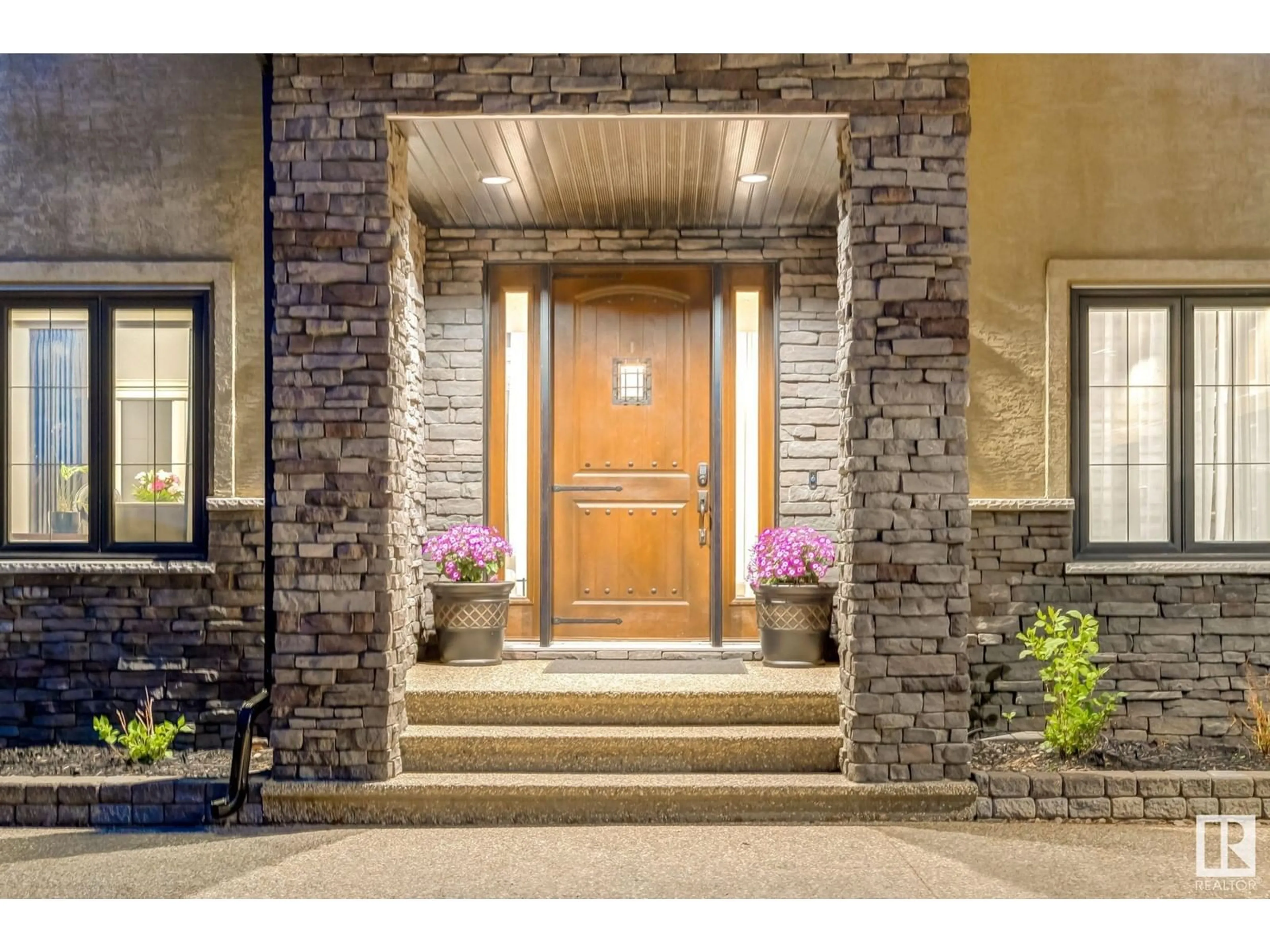 Indoor entryway for 151 25015 TWP ROAD 544A, Rural Sturgeon County Alberta T8T0B9