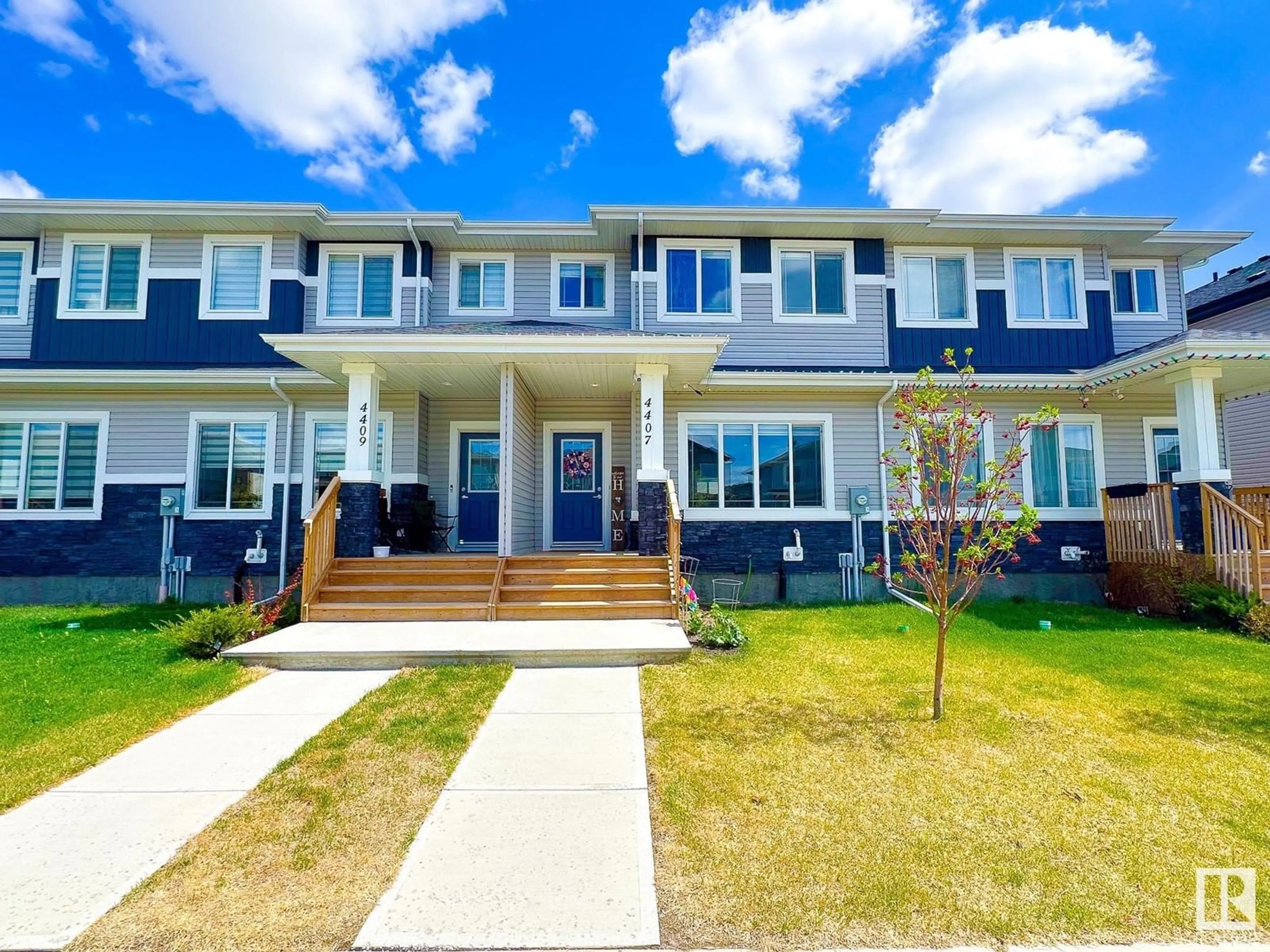 Home with vinyl exterior material, street for 4407 - 4407 38 ST, Beaumont Alberta T4X2Y3