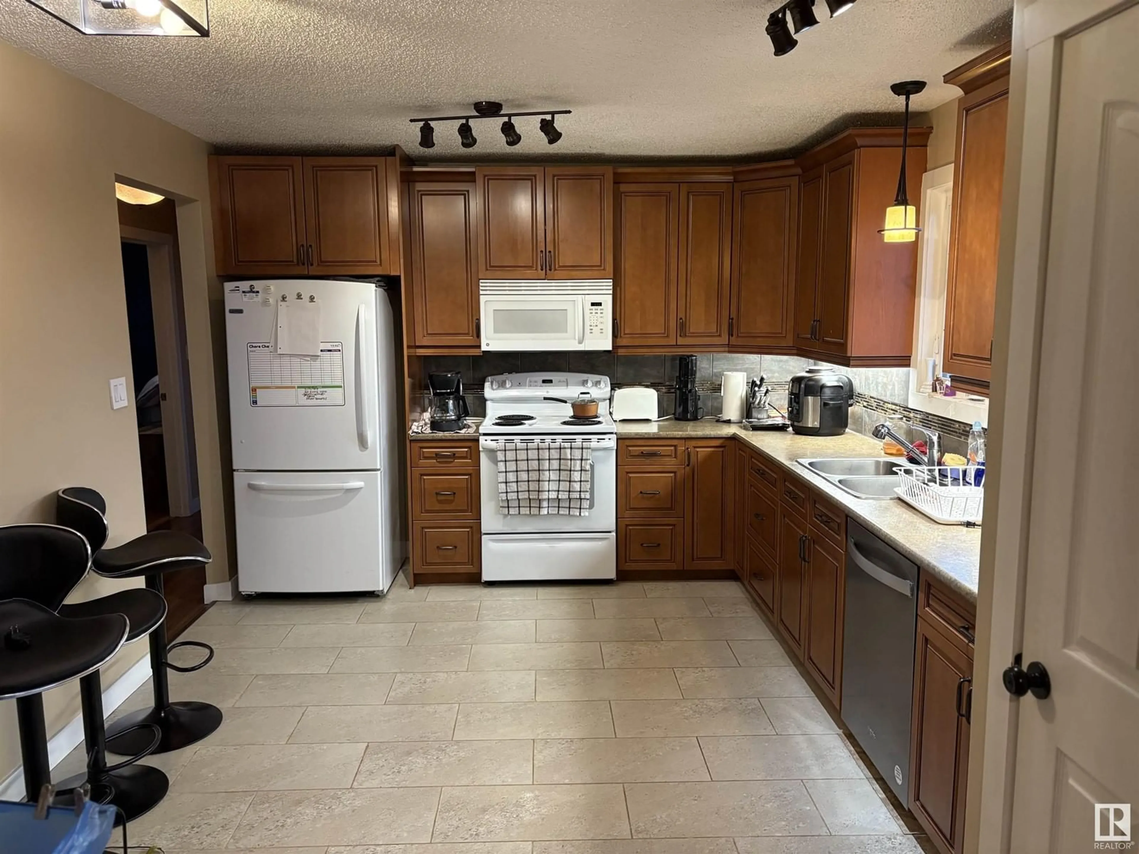 Standard kitchen, ceramic/tile floor for 4330 54 AVE, Tofield Alberta T0B4J0
