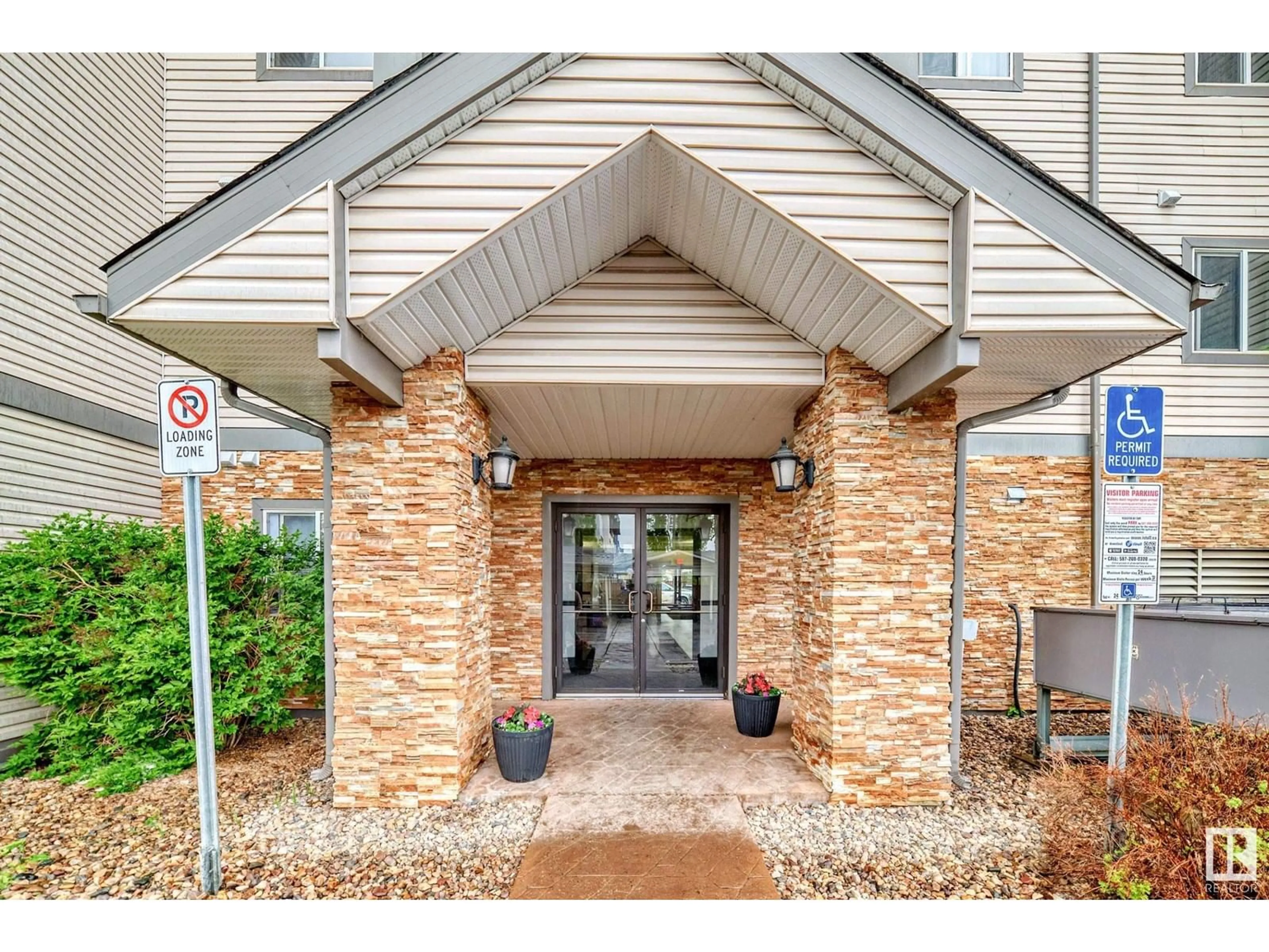 Indoor entryway for 401 - 3425 19 ST NW, Edmonton Alberta T6T2B5