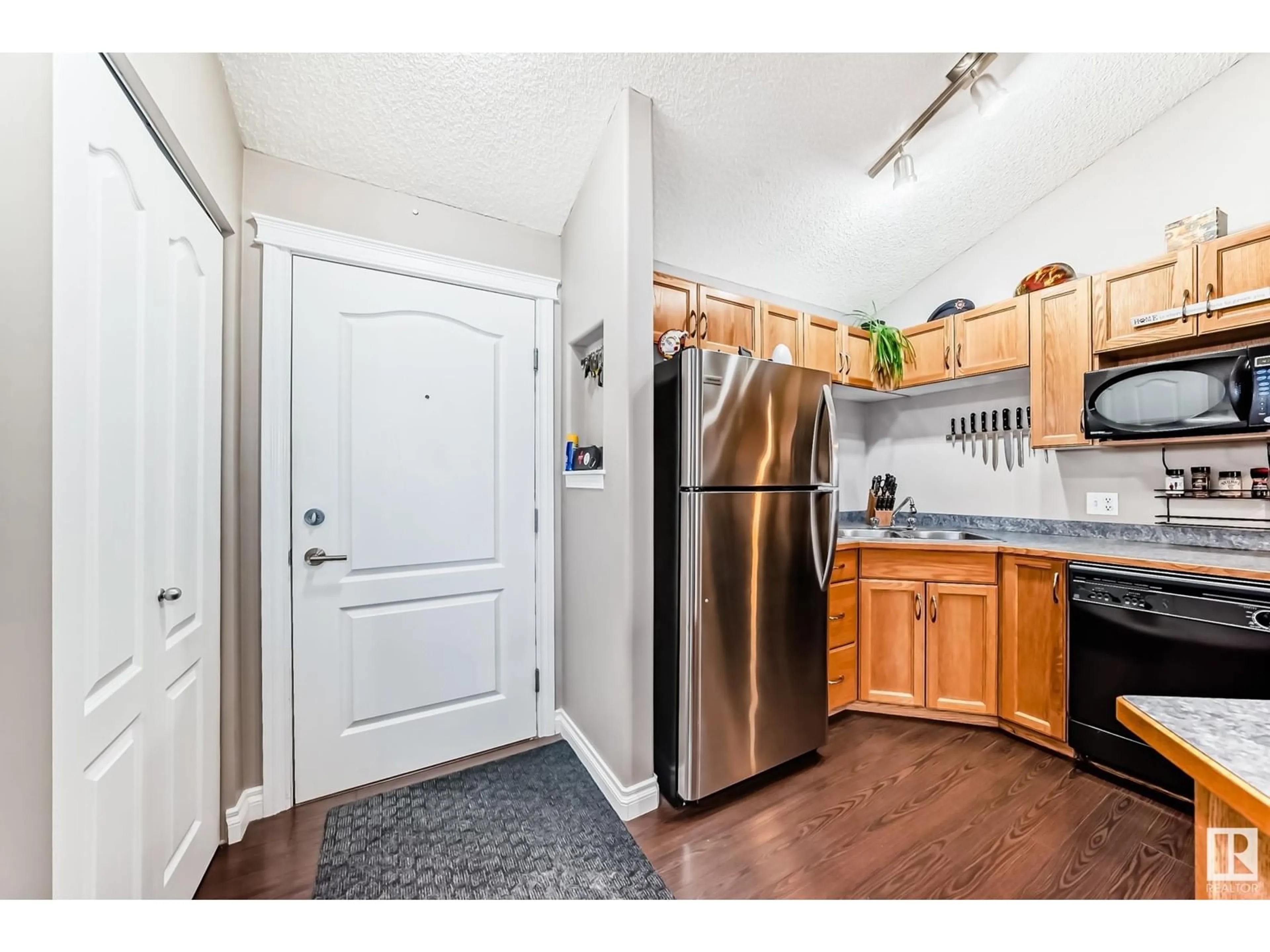 Standard kitchen, unknown for 401 - 3425 19 ST NW, Edmonton Alberta T6T2B5