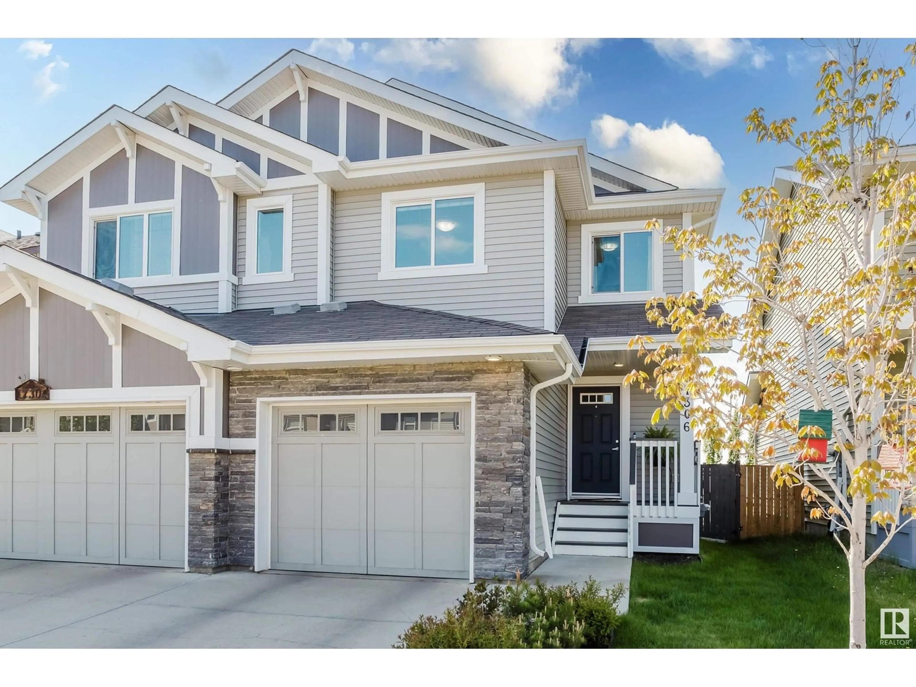 Home with vinyl exterior material, street for 17306 73 ST, Edmonton Alberta T5Z0L3