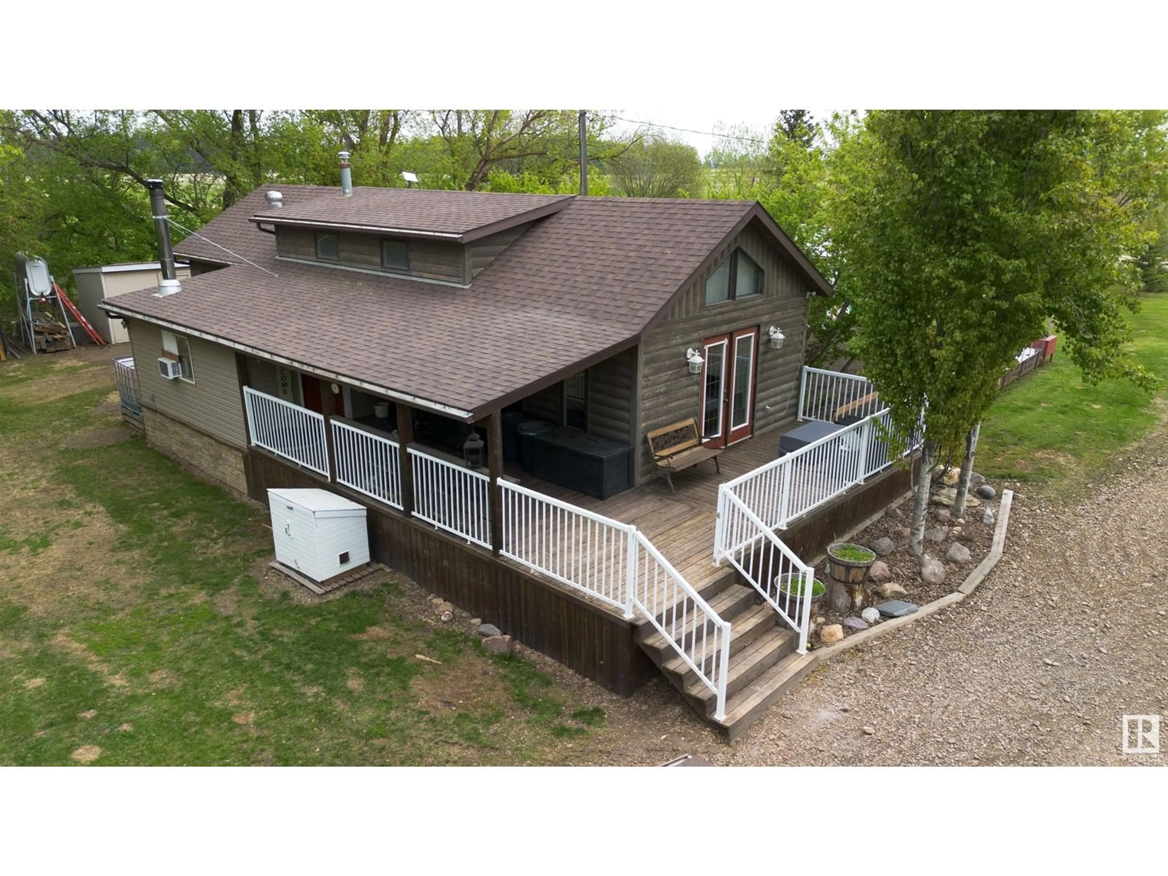 A pic from outside/outdoor area/front of a property/back of a property/a pic from drone, building for 61402 RGE RD 23, Rural Westlock County Alberta T7P2N9