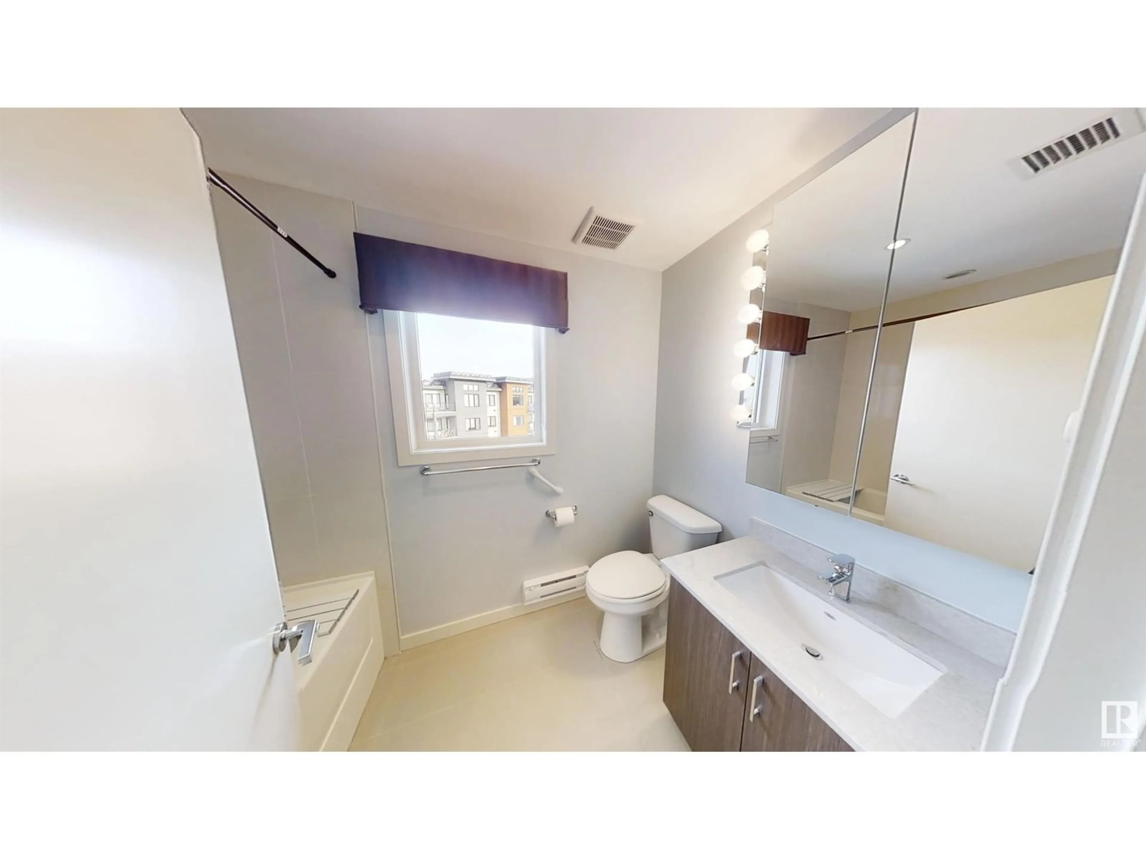 Standard bathroom, unknown for 513 5 ST LOUIS ST, St. Albert Alberta T8N7T2